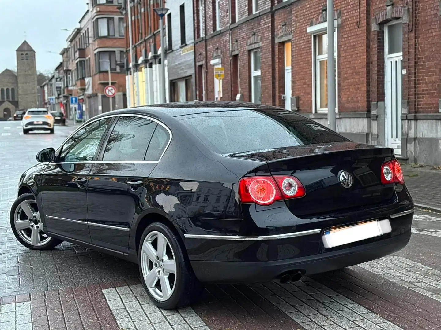 Volkswagen Passat 2.0 TDi Highline 170Ch - 2