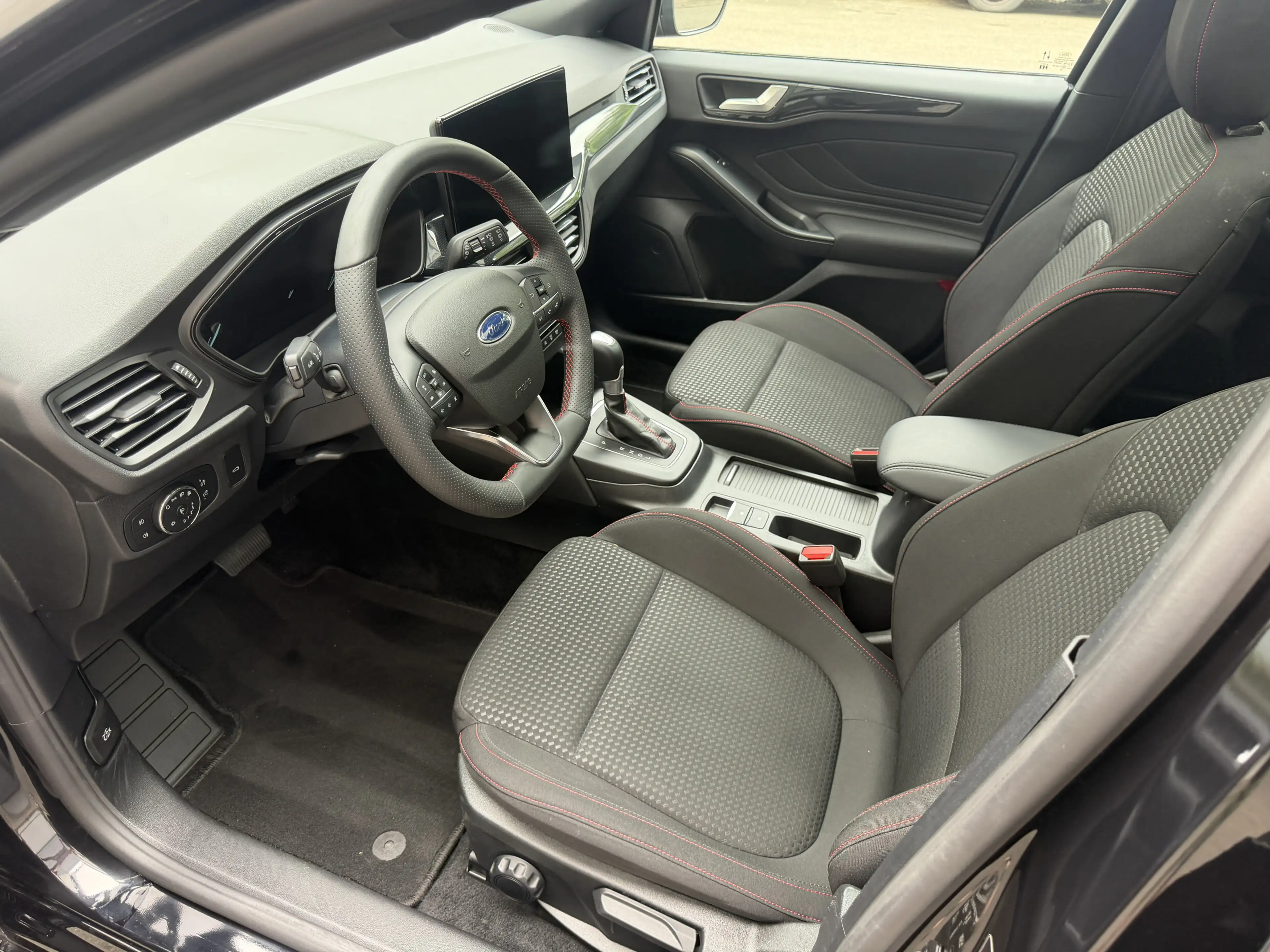 Ford Focus ST-Line LED Navi ACC-Tempomat Pano Kamera — photo 12