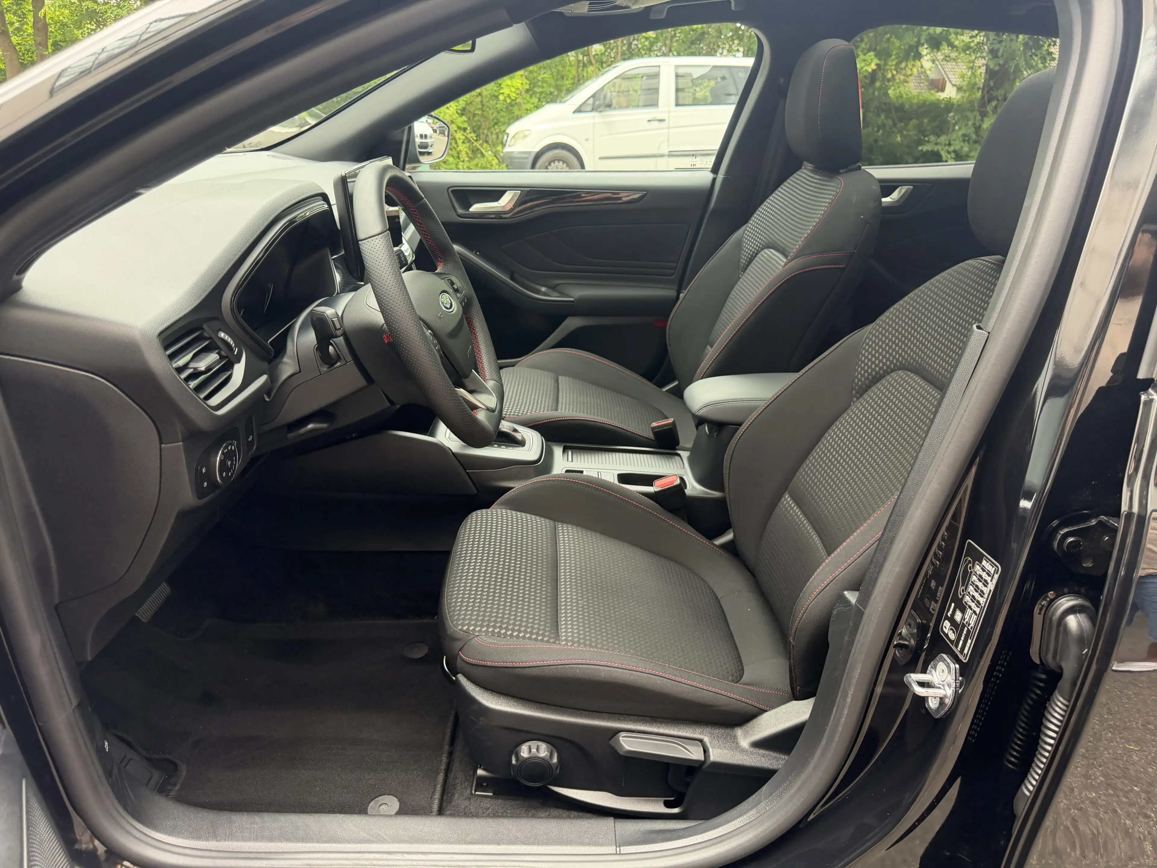 Ford Focus ST-Line LED Navi ACC-Tempomat Pano Kamera — photo 13