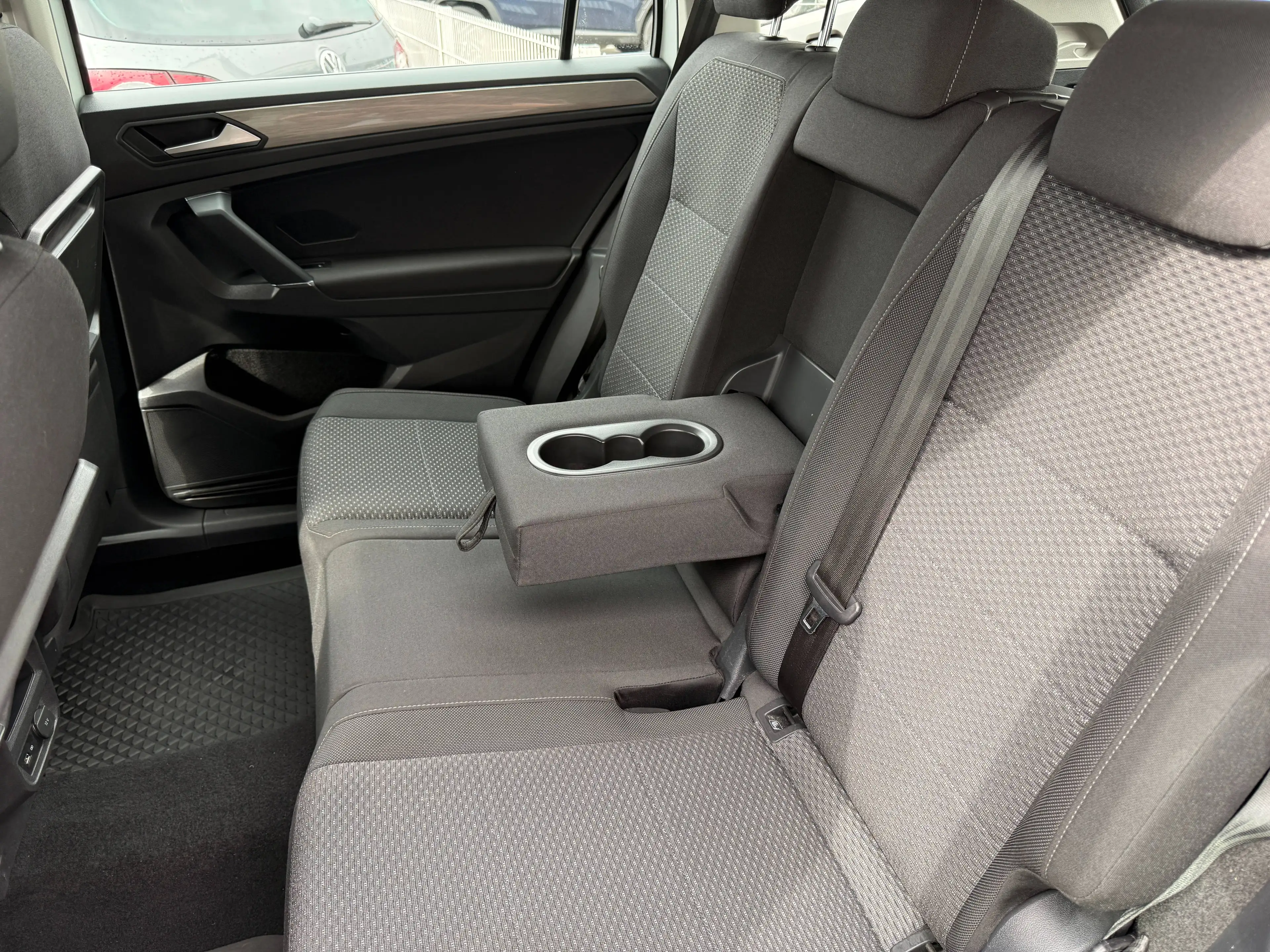 Volkswagen Tiguan Allspace Allspace 4Motion| TÜV & Service Neu| Finanz. ab 249€| Apple Car Play| Sitzheizung — photo 21