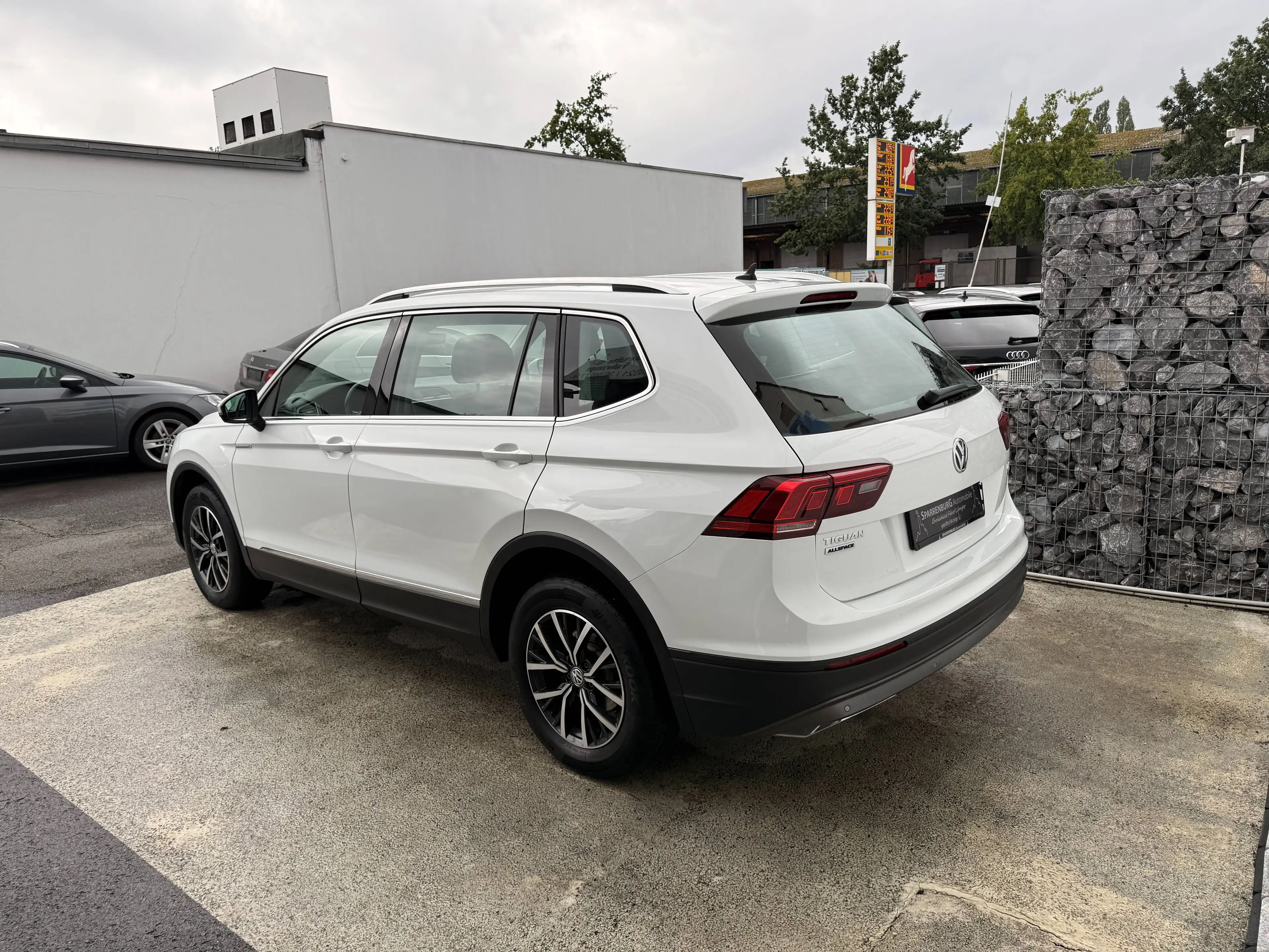 Volkswagen Tiguan Allspace Allspace 4Motion| TÜV & Service Neu| Finanz. ab 249€| Apple Car Play| Sitzheizung — photo 4