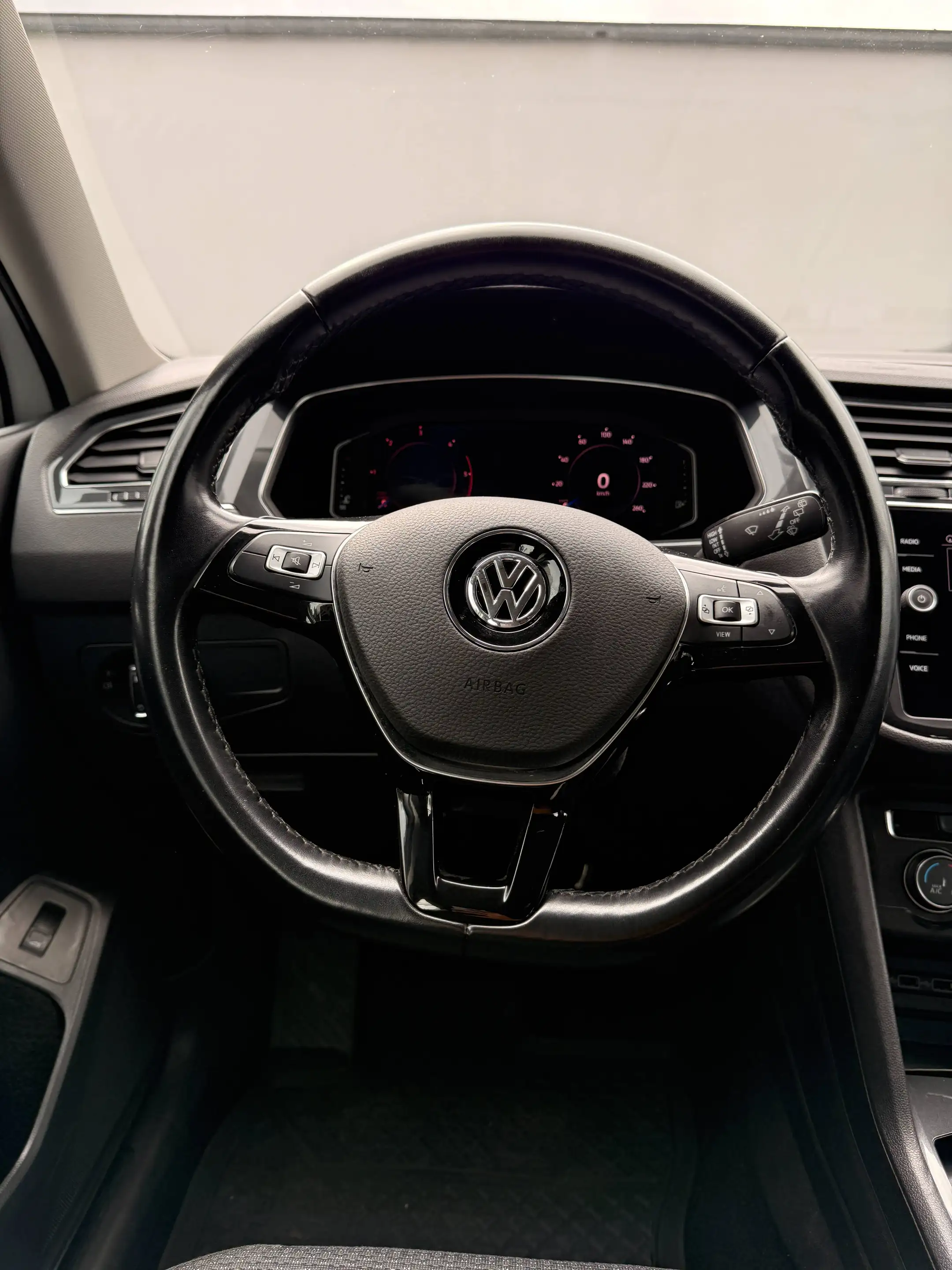 Volkswagen Tiguan Allspace Allspace 4Motion| TÜV & Service Neu| Finanz. ab 249€| Apple Car Play| Sitzheizung — photo 17