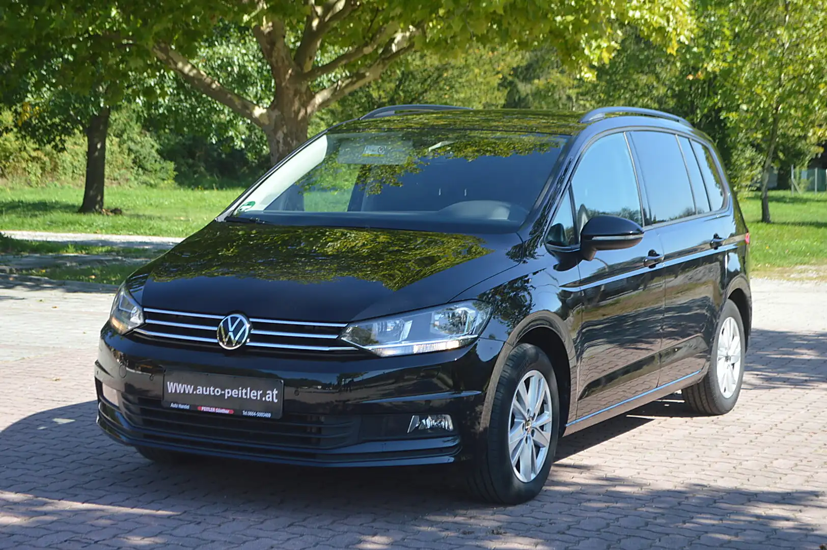 Volkswagen Touran 2,0 TDI DSG+AHK+NAVI+LED+Virtual Cockpit Schwarz - 2
