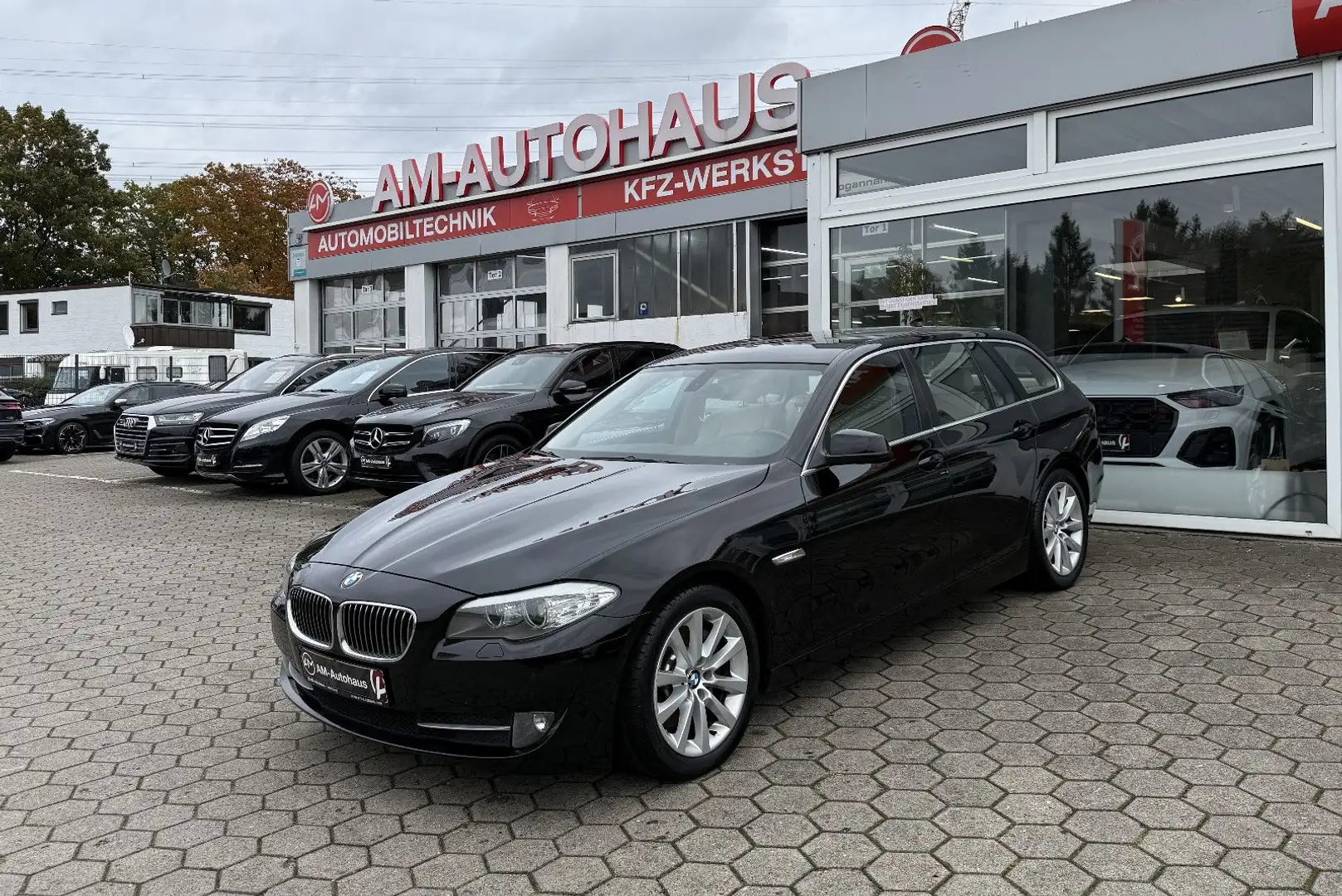 BMW 525 d Touring *Bi-Xenon*Leder*Navi*PDC*el.Sitze Noir - 2