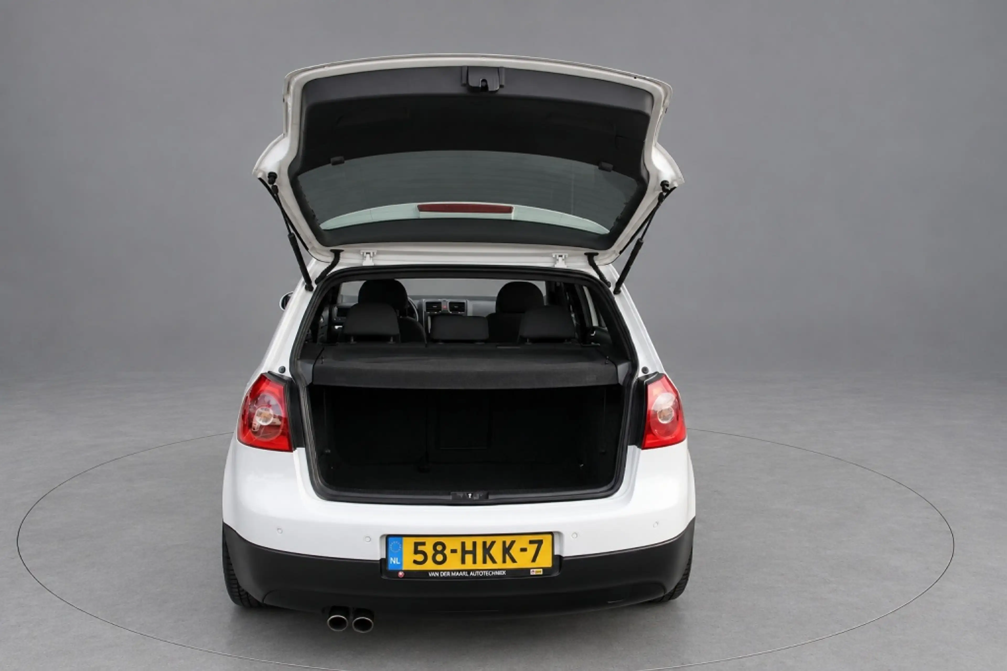 Volkswagen Golf GTI 2.0 TFSI — photo 8