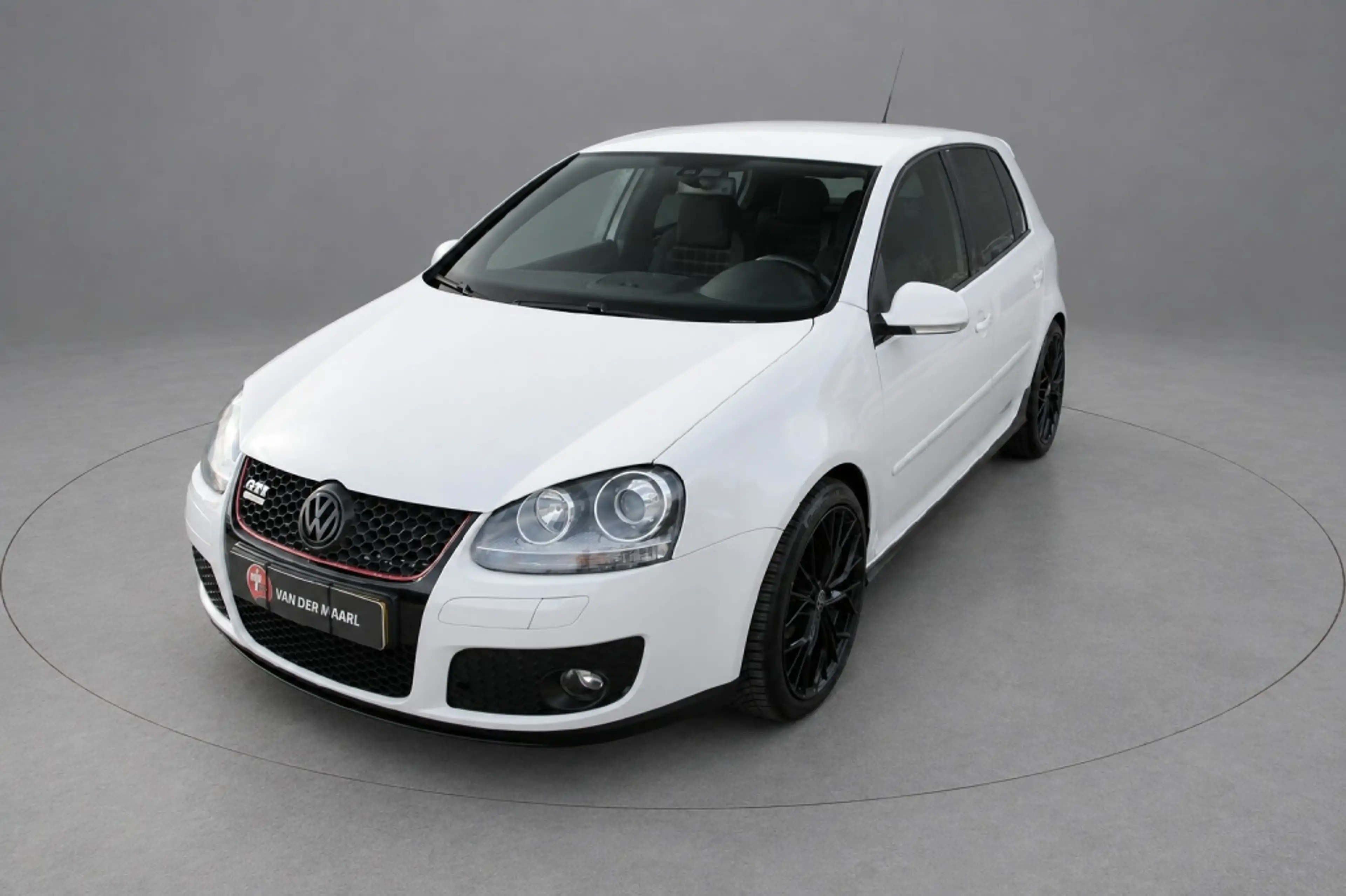 Volkswagen Golf GTI 2.0 TFSI — photo 2