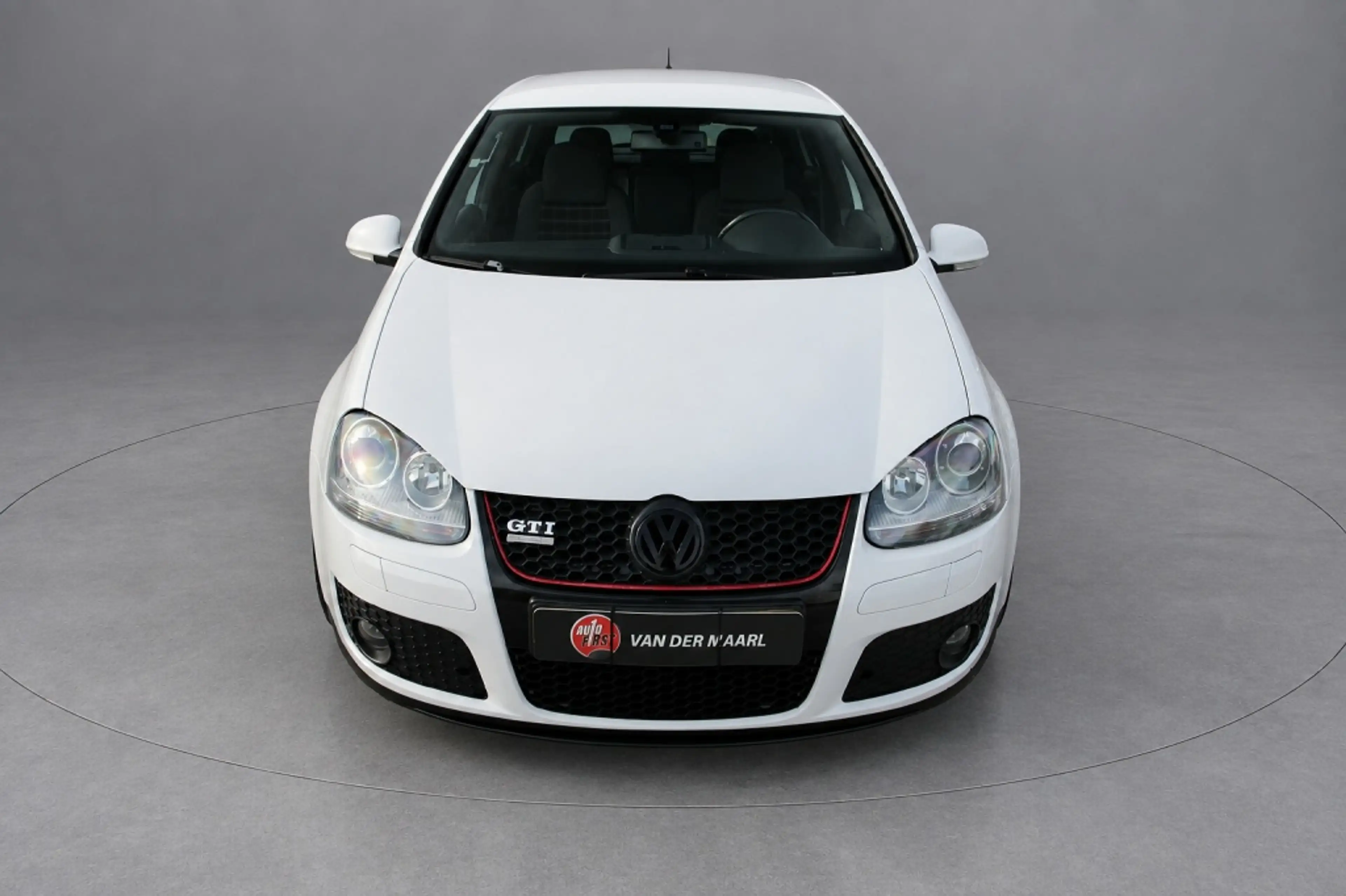 Volkswagen Golf GTI 2.0 TFSI — photo 3