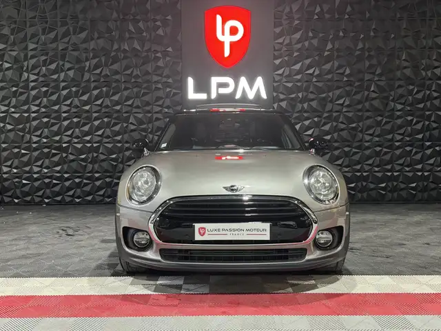 Mini Clubman view 2