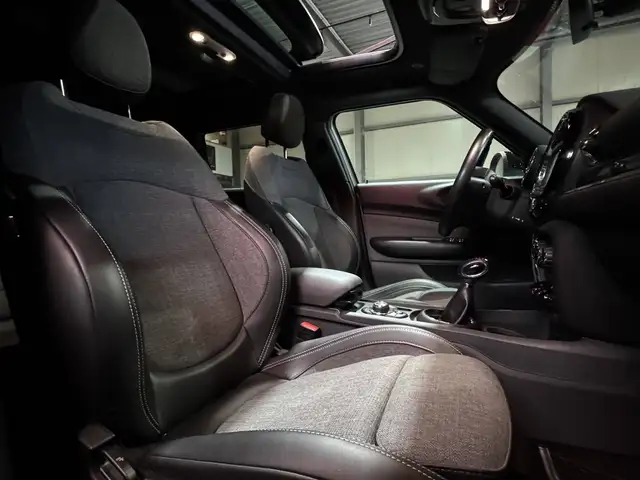 Mini Clubman view 13