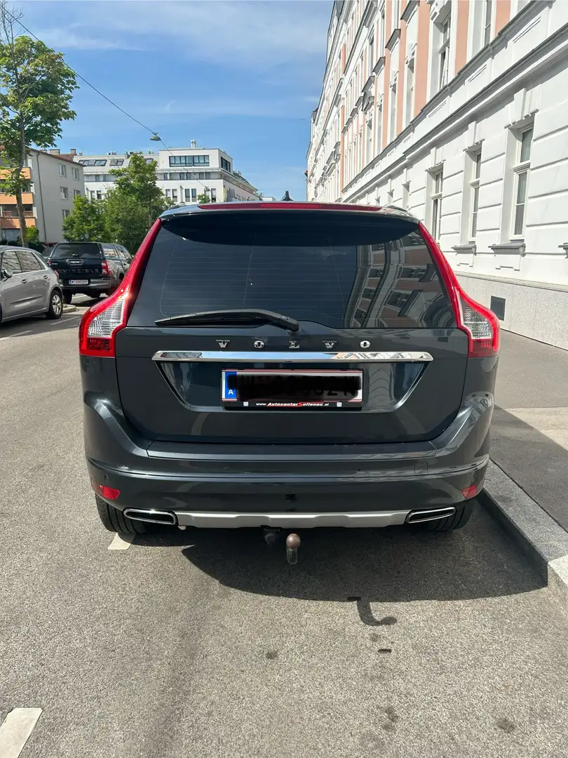Volvo XC60 D4 Summum Geartronic Grau - 2
