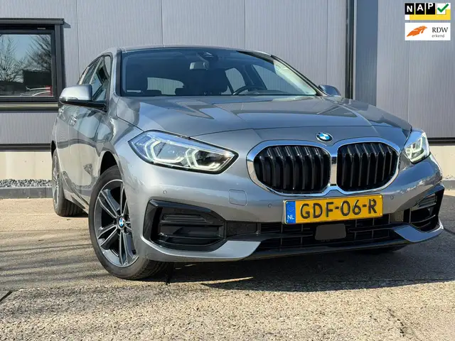 BMW 116 1-serie 116i / camera / carplay / navigatie skyscr
