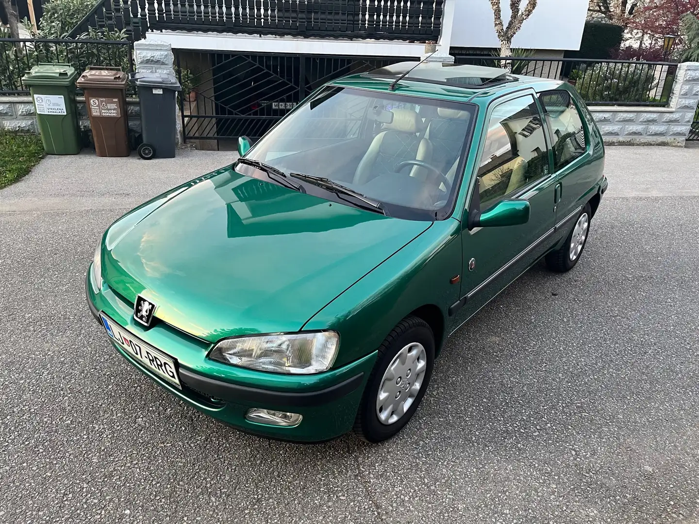 Peugeot 106 Roland Garros Grün - 1