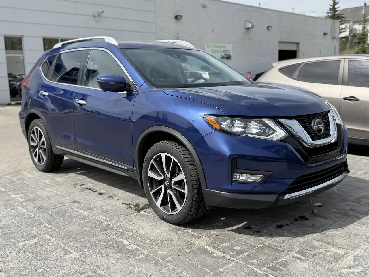 Nissan Rogue снимка Nissan Rogue