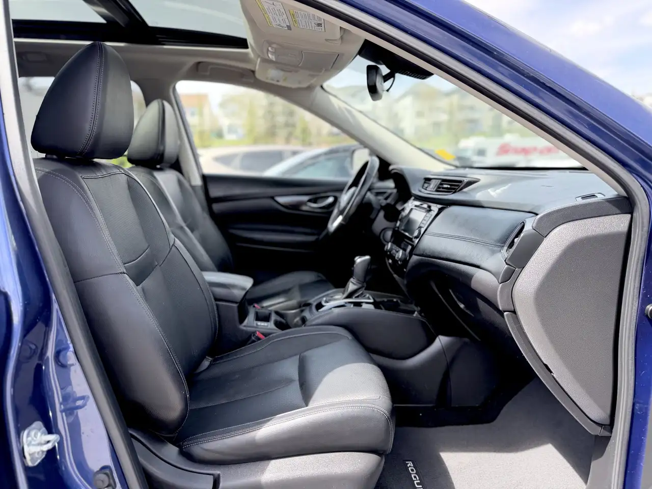 Nissan Rogue снимка Nissan Rogue