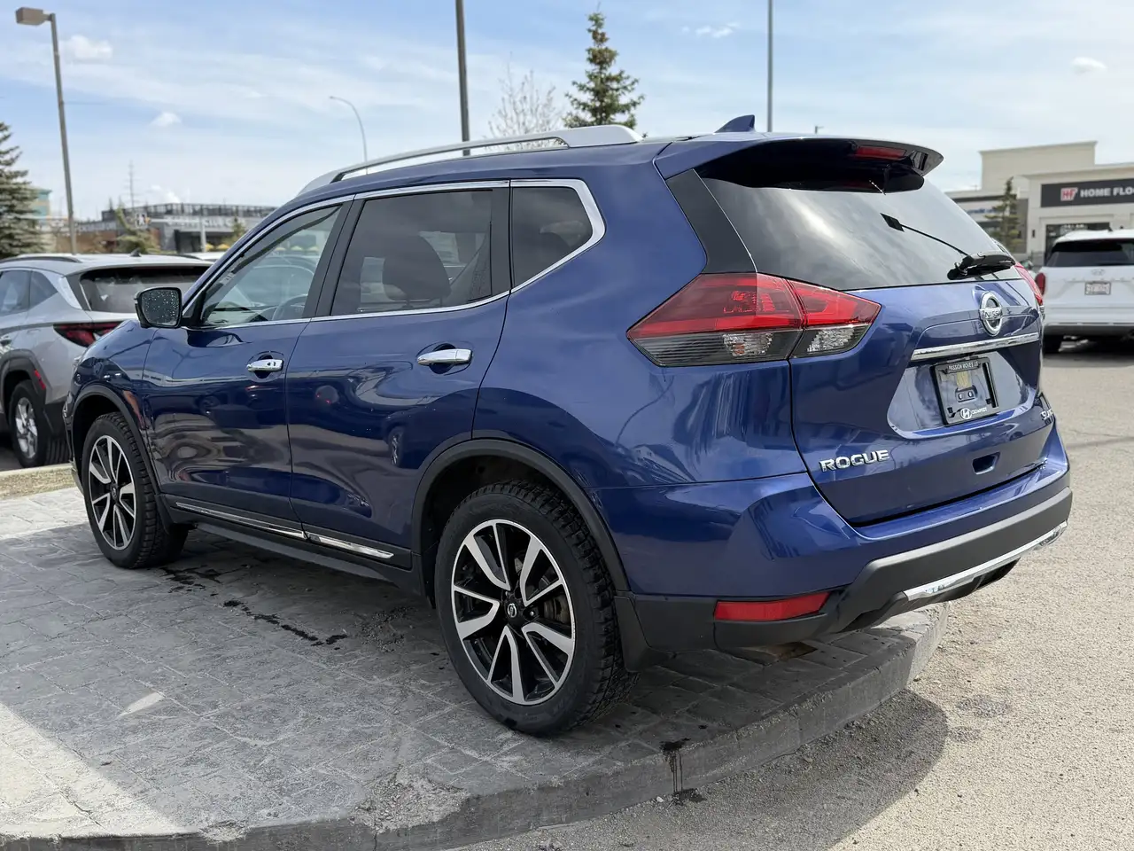 Nissan Rogue снимка Nissan Rogue