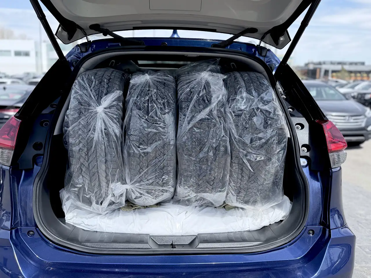 Nissan Rogue снимка Nissan Rogue