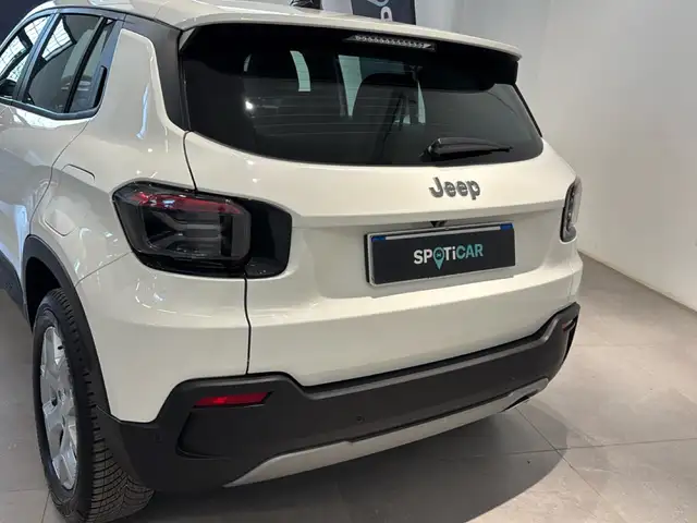 Jeep Avenger view 5