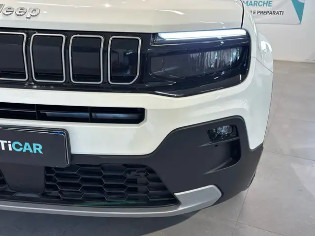 Jeep Avenger view 23
