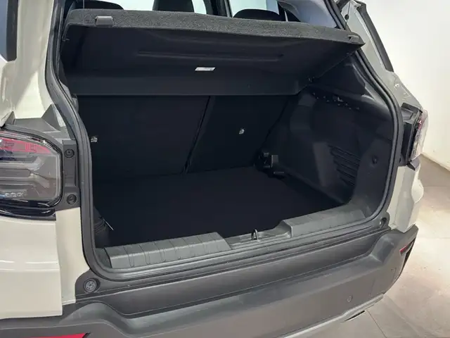 Jeep Avenger view 19