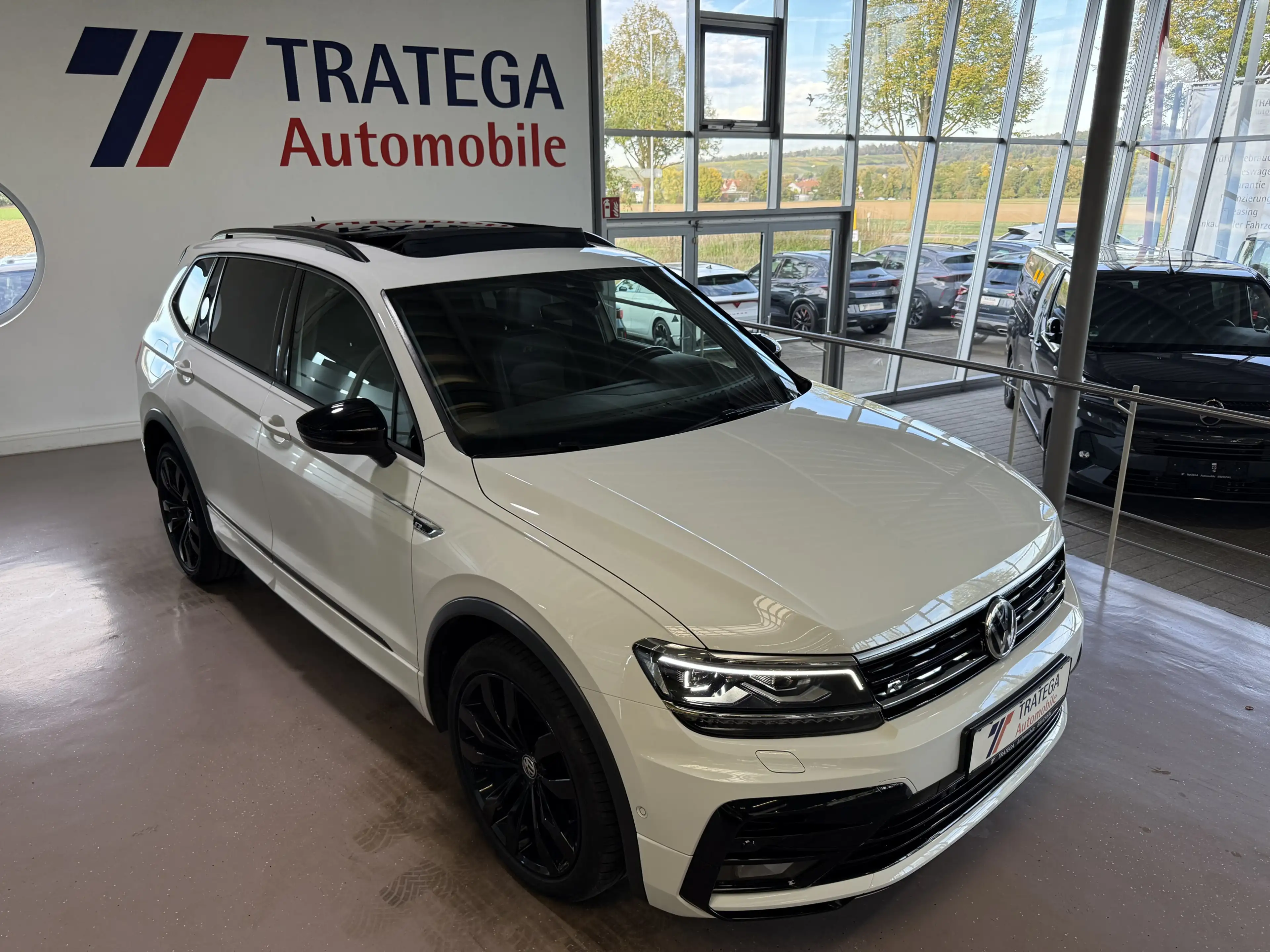 Volkswagen Tiguan Allspace Highline 4Motion R-Line AHK Pano — photo 12