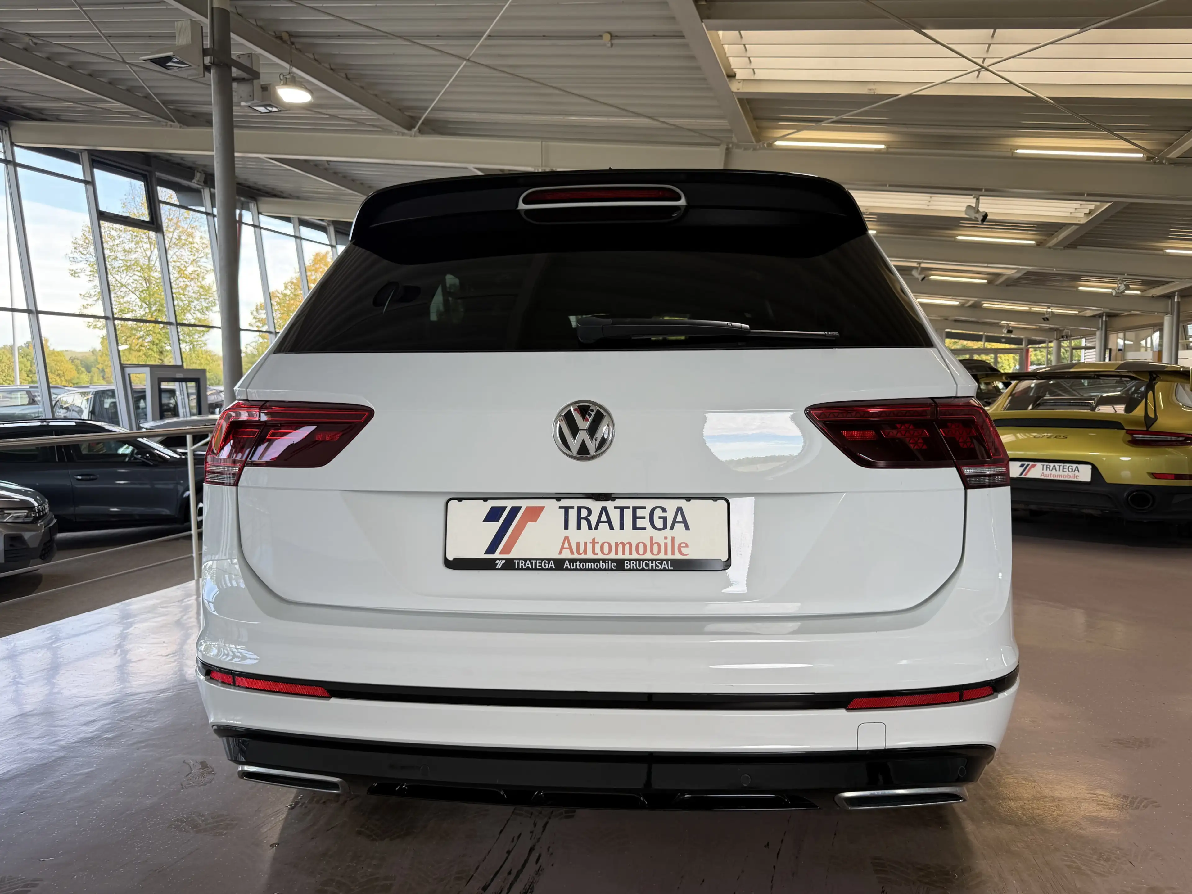 Volkswagen Tiguan Allspace Highline 4Motion R-Line AHK Pano — photo 7