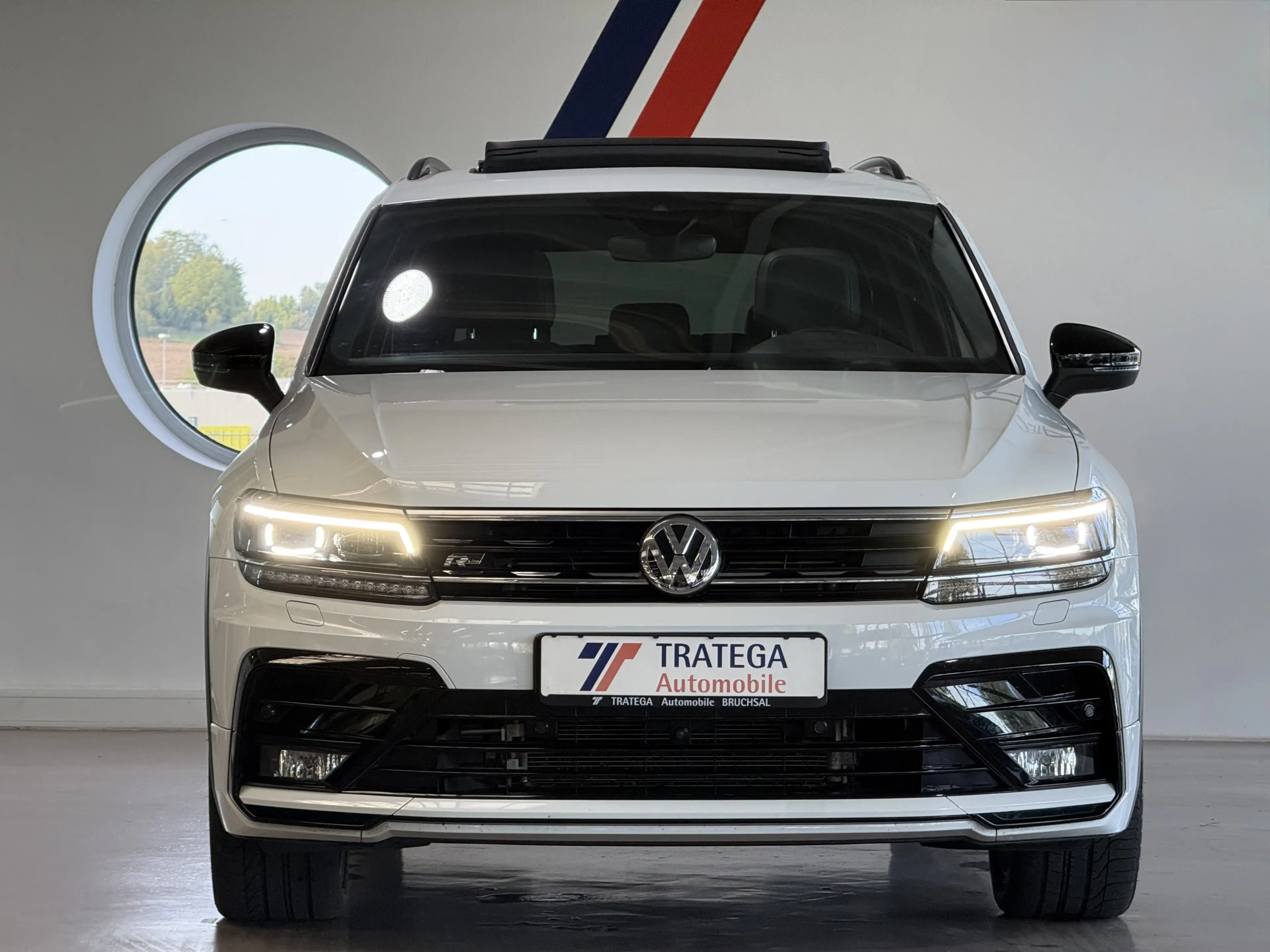 Volkswagen Tiguan Allspace Highline 4Motion R-Line AHK Pano — photo 3