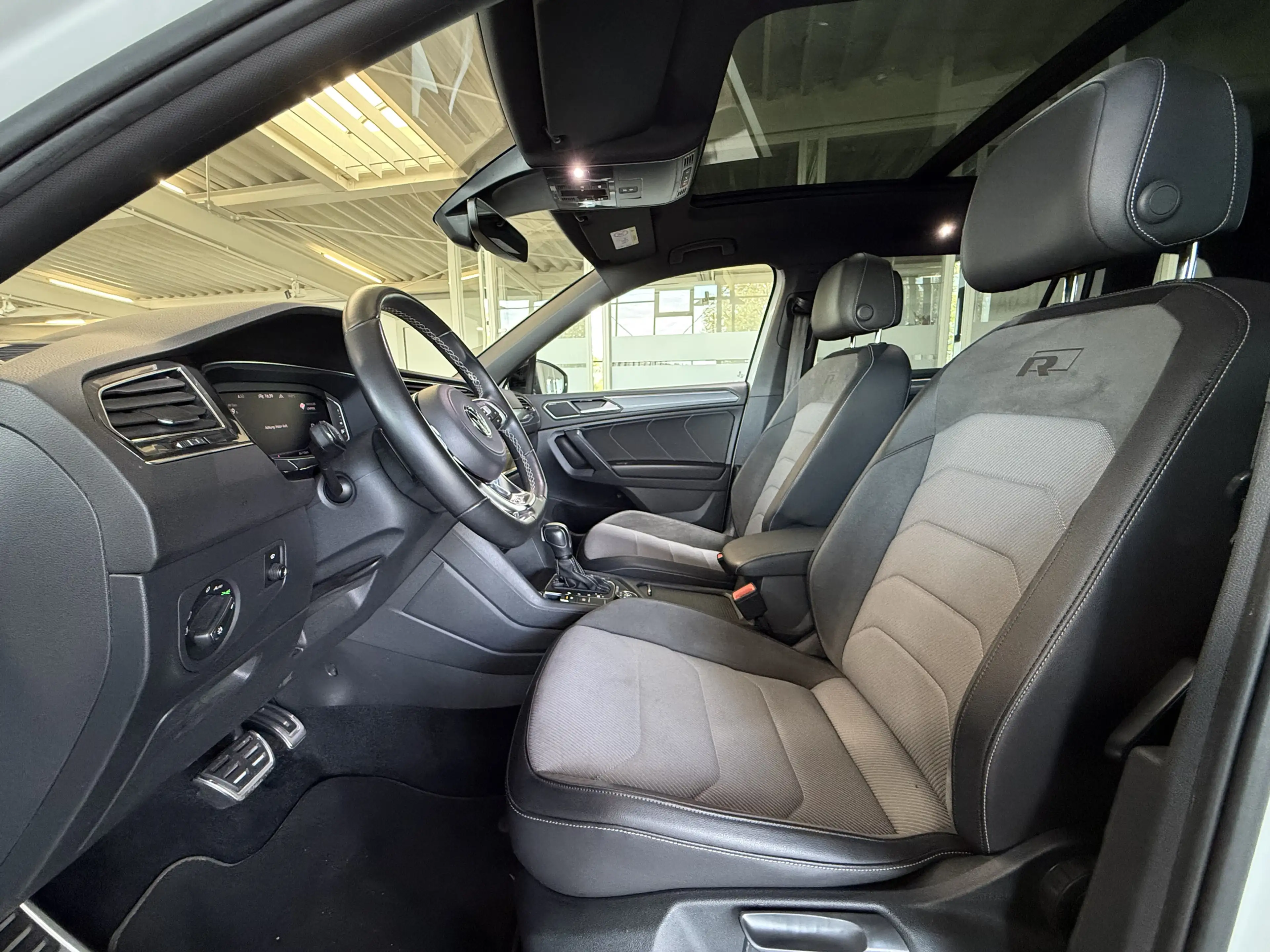 Volkswagen Tiguan Allspace Highline 4Motion R-Line AHK Pano — photo 15