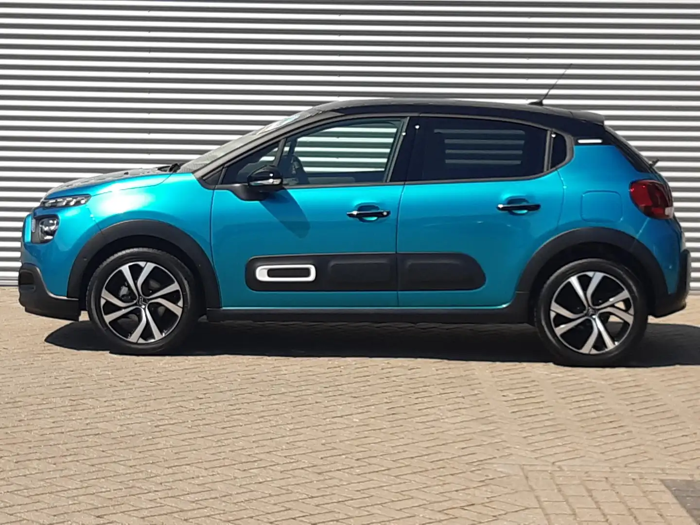 Citroen C3 1.2 PureTech Shine Citroen C3  1.2 PureTech S&S Sh Bleu - 2
