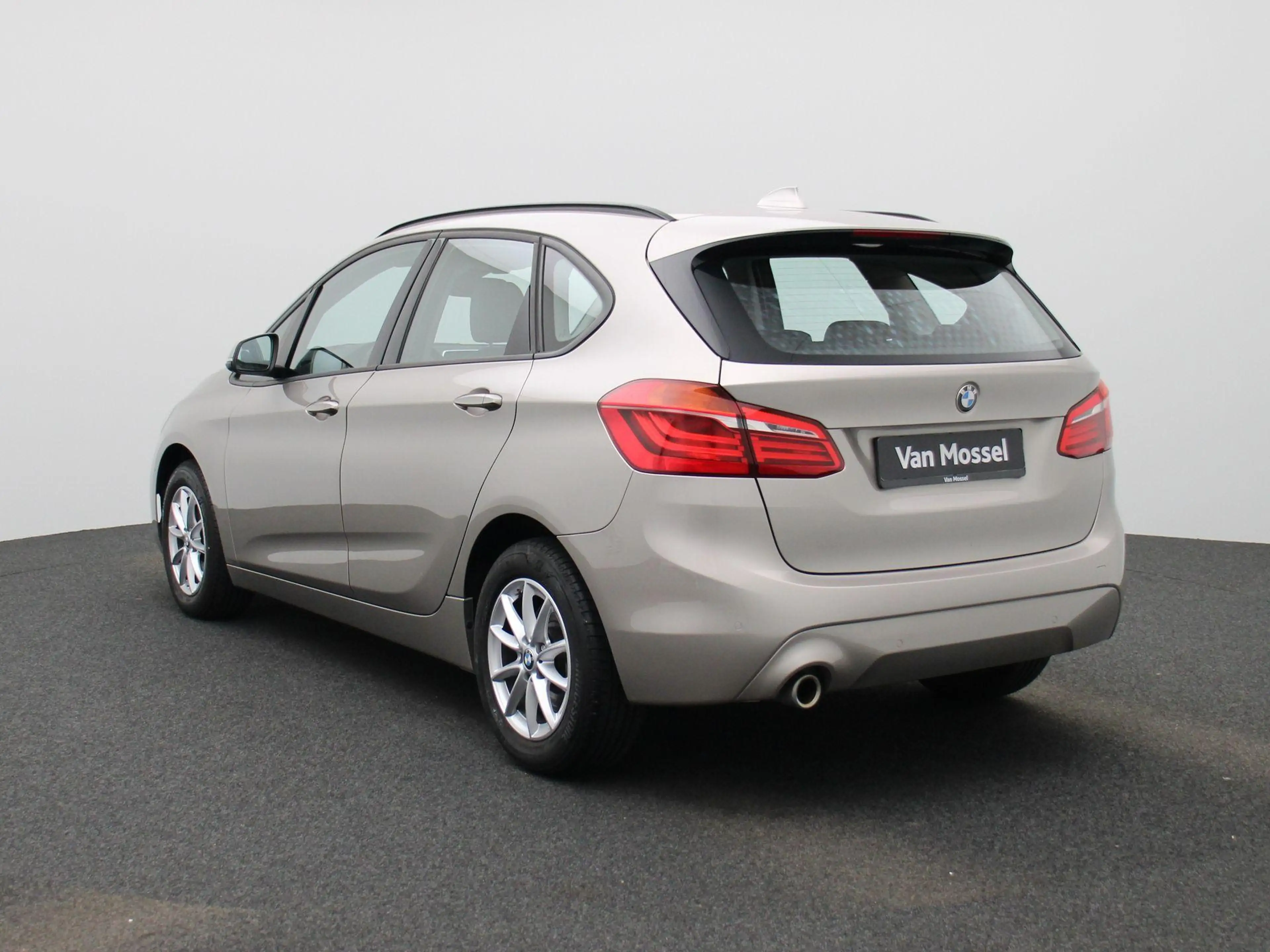 BMW 216 2 Reeks Active Tourer 216i (80kW) LED | LEDER + ze — photo 2