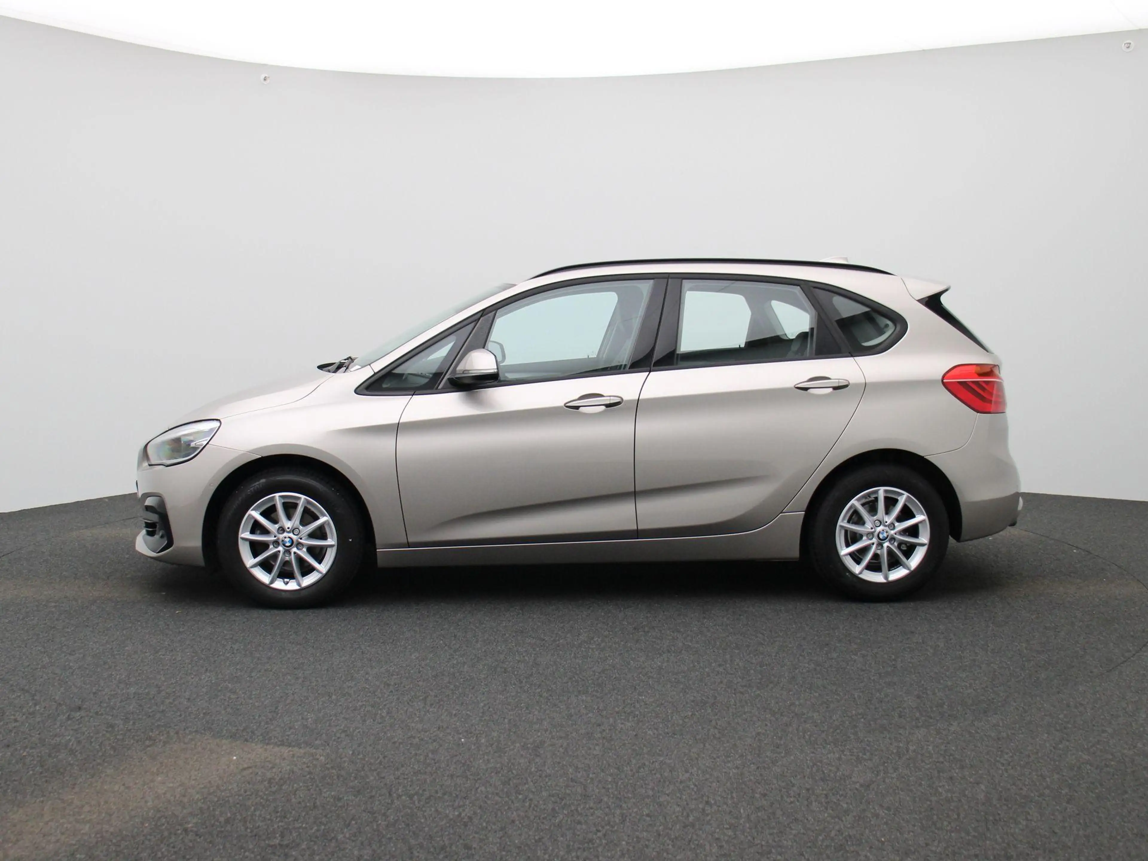 BMW 216 2 Reeks Active Tourer 216i (80kW) LED | LEDER + ze — photo 4
