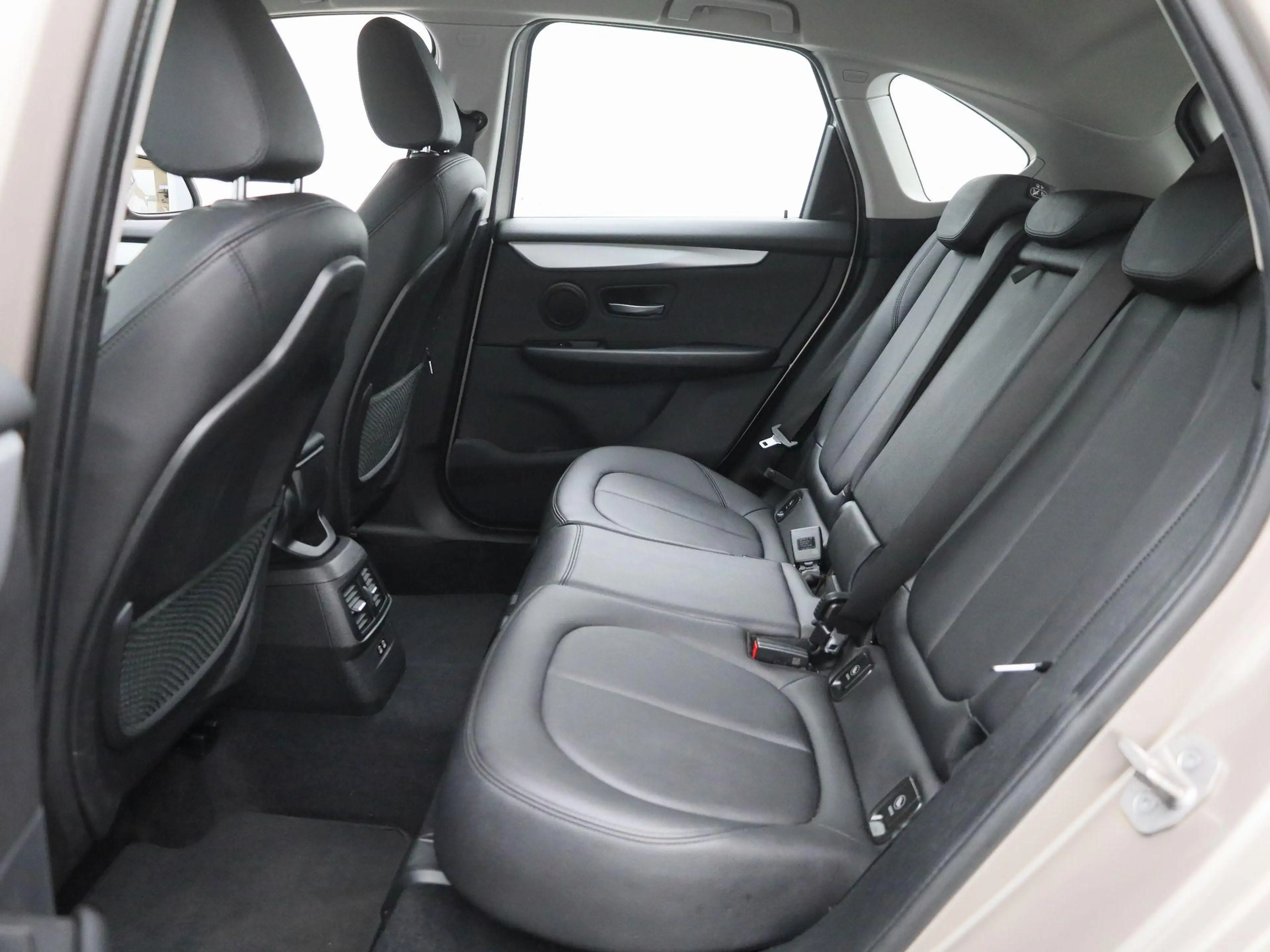 BMW 216 2 Reeks Active Tourer 216i (80kW) LED | LEDER + ze — photo 11