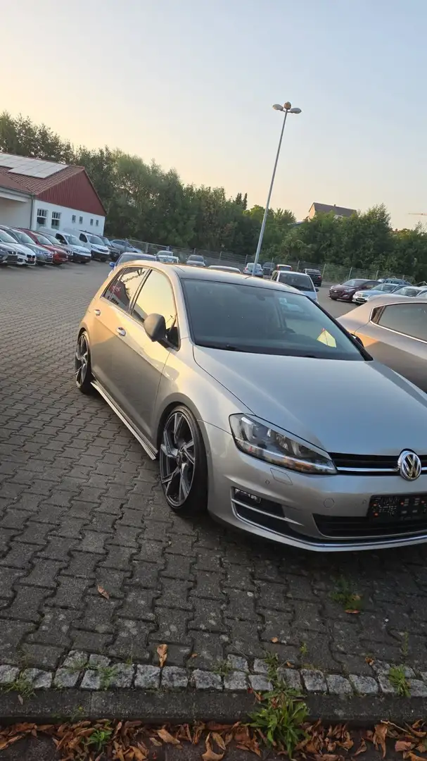 Volkswagen Golf Highline BMT Grau - 2