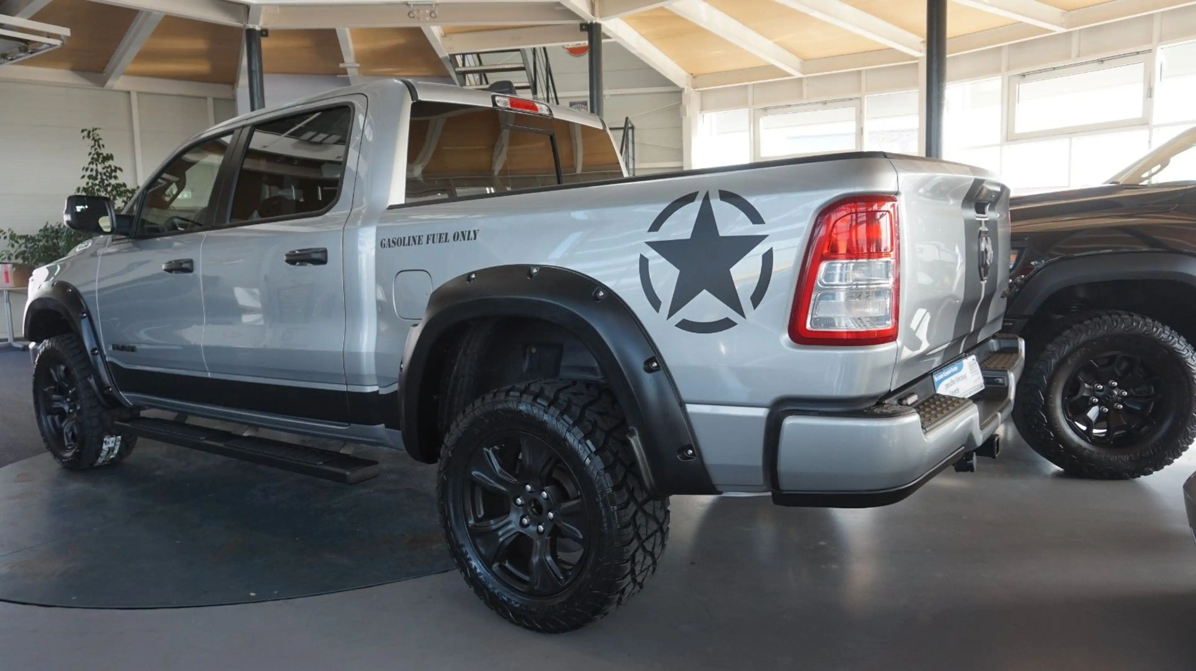 Dodge RAM 1500 HEMI 5.7l Crew-Cab*4x4*Navi*Alu20* — photo 6