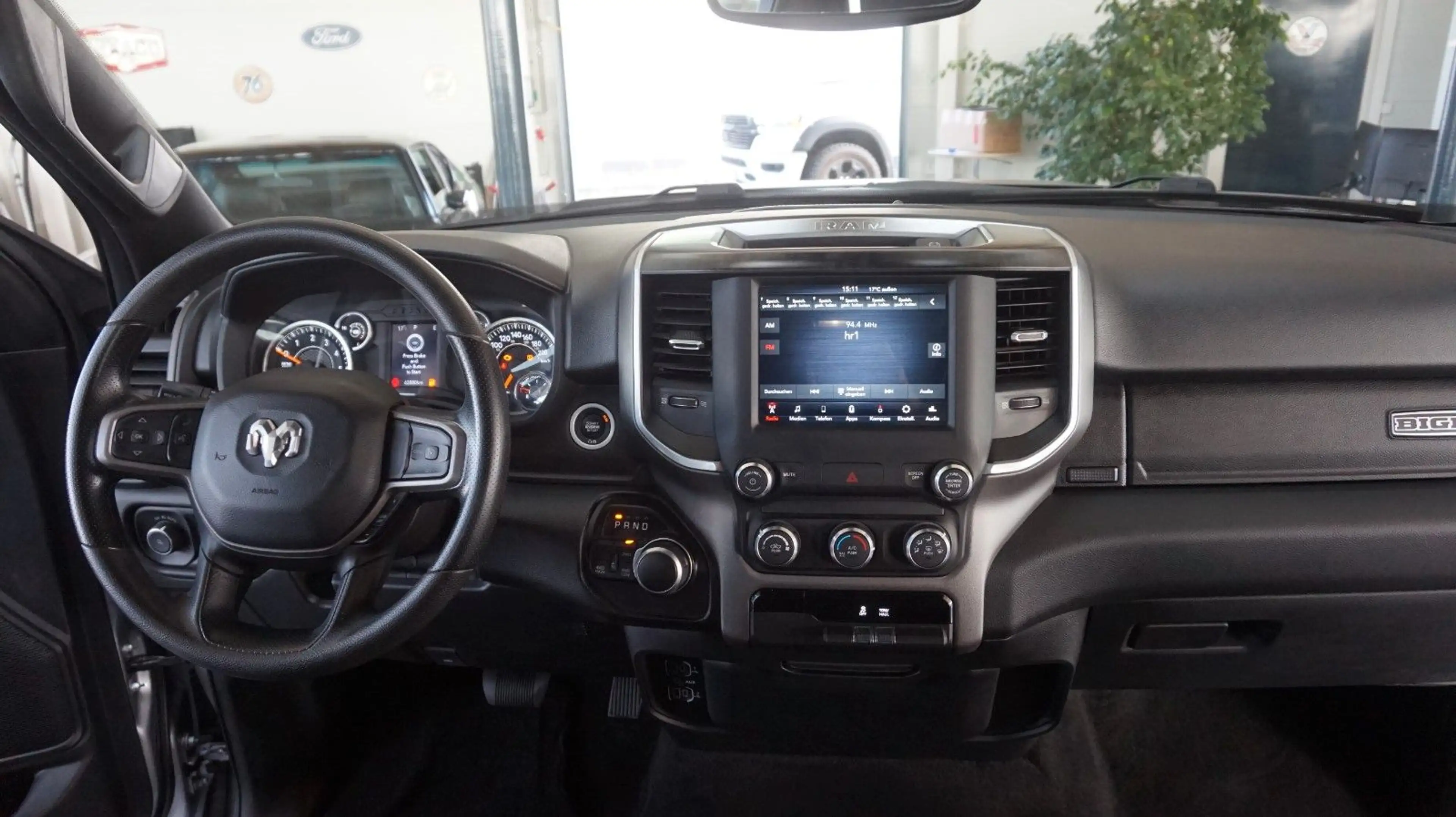 Dodge RAM 1500 HEMI 5.7l Crew-Cab*4x4*Navi*Alu20* — photo 10