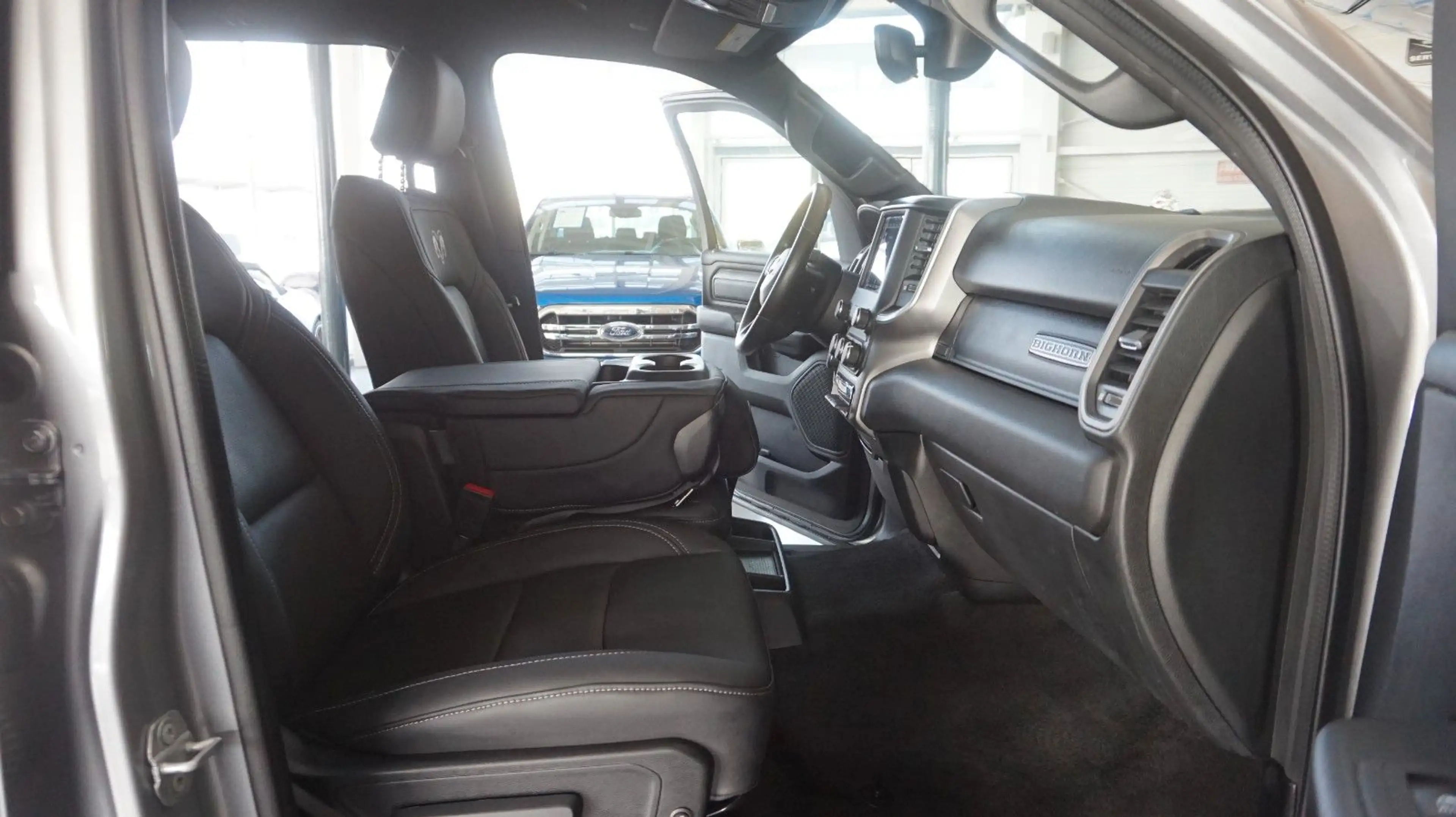 Dodge RAM 1500 HEMI 5.7l Crew-Cab*4x4*Navi*Alu20* — photo 12