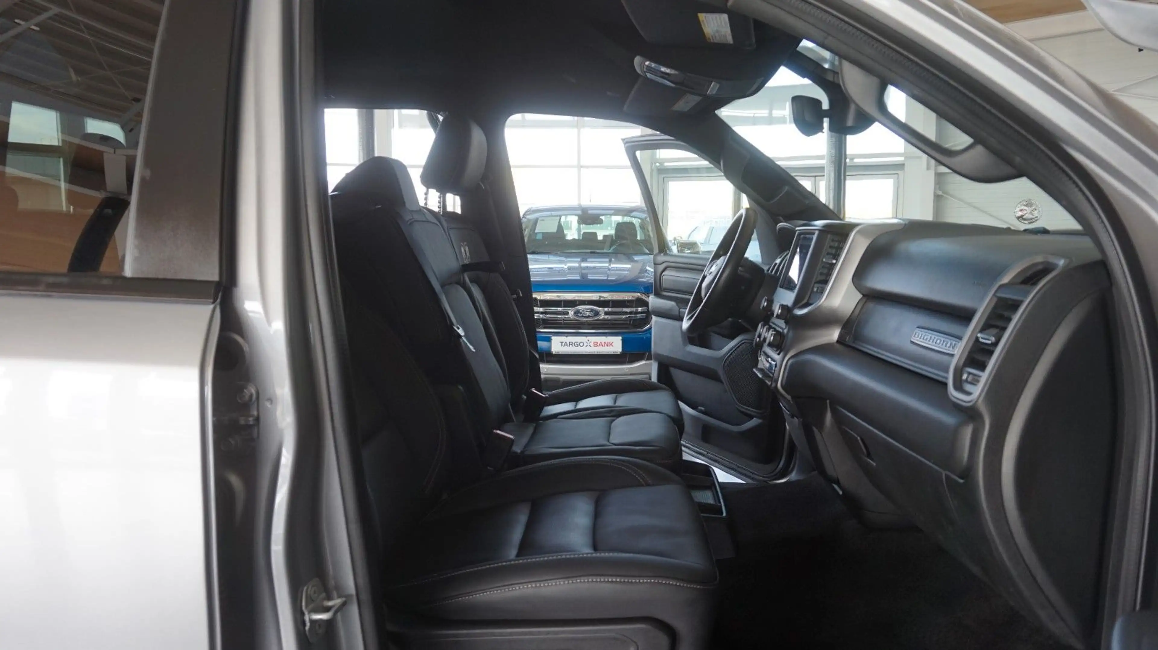Dodge RAM 1500 HEMI 5.7l Crew-Cab*4x4*Navi*Alu20* — photo 14