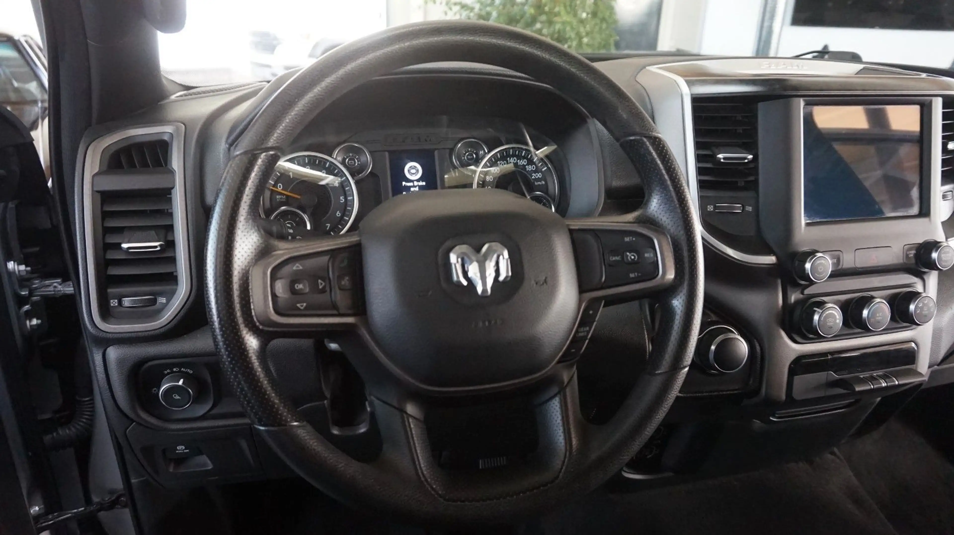 Dodge RAM 1500 HEMI 5.7l Crew-Cab*4x4*Navi*Alu20* — photo 11