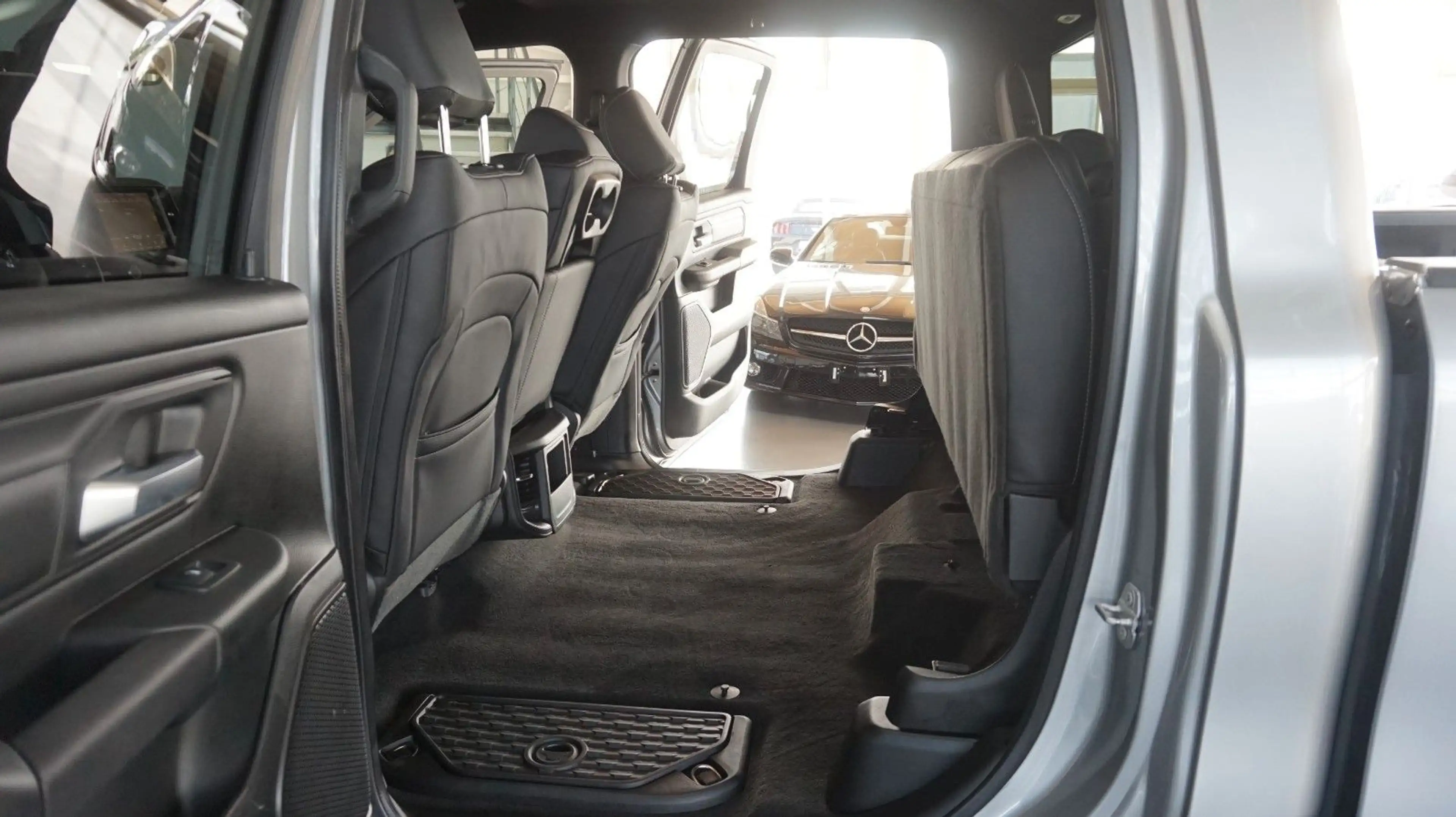 Dodge RAM 1500 HEMI 5.7l Crew-Cab*4x4*Navi*Alu20* — photo 15