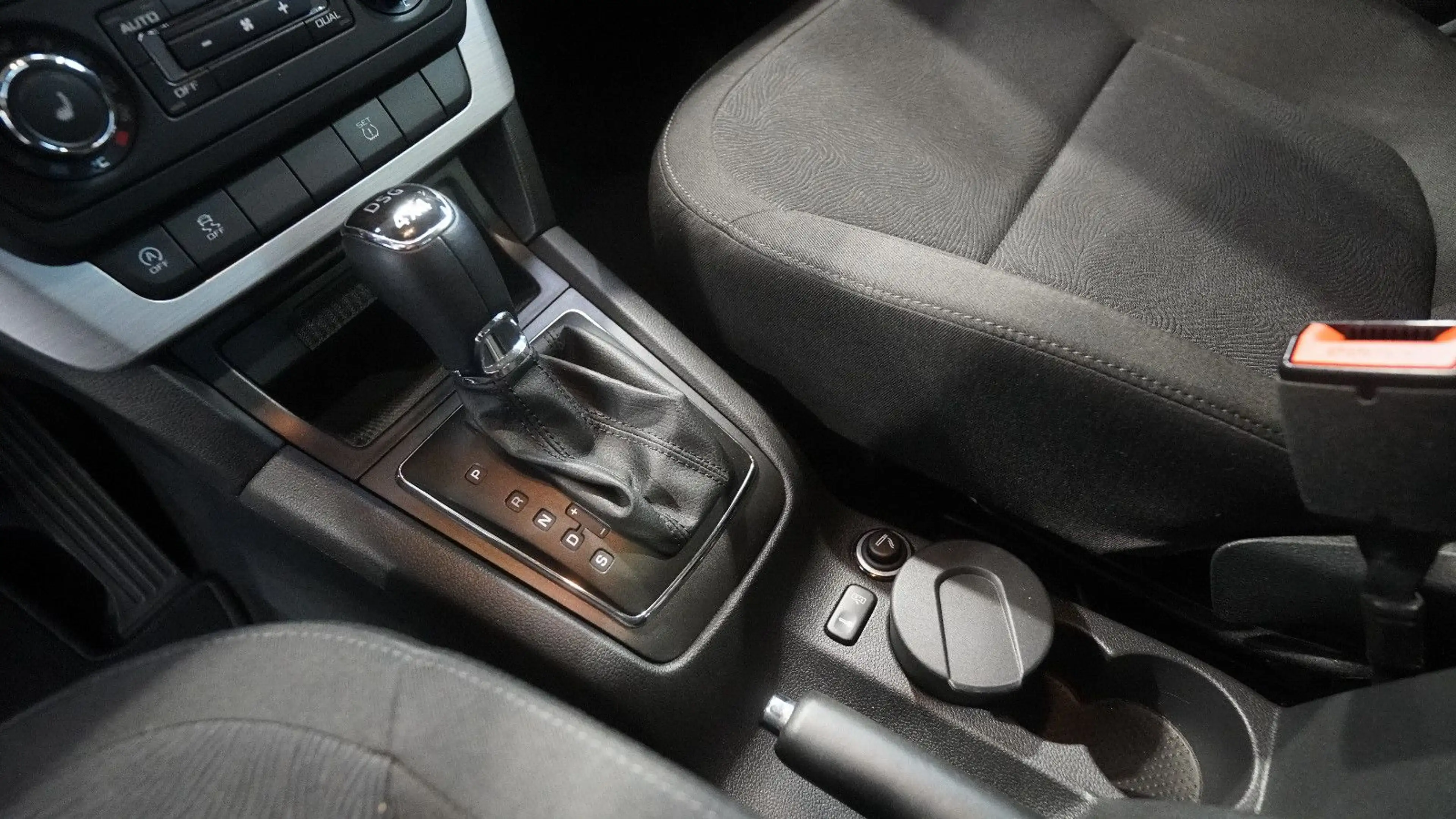 Skoda Yeti Ambition 4x4*AHK*SHZ* — photo 10