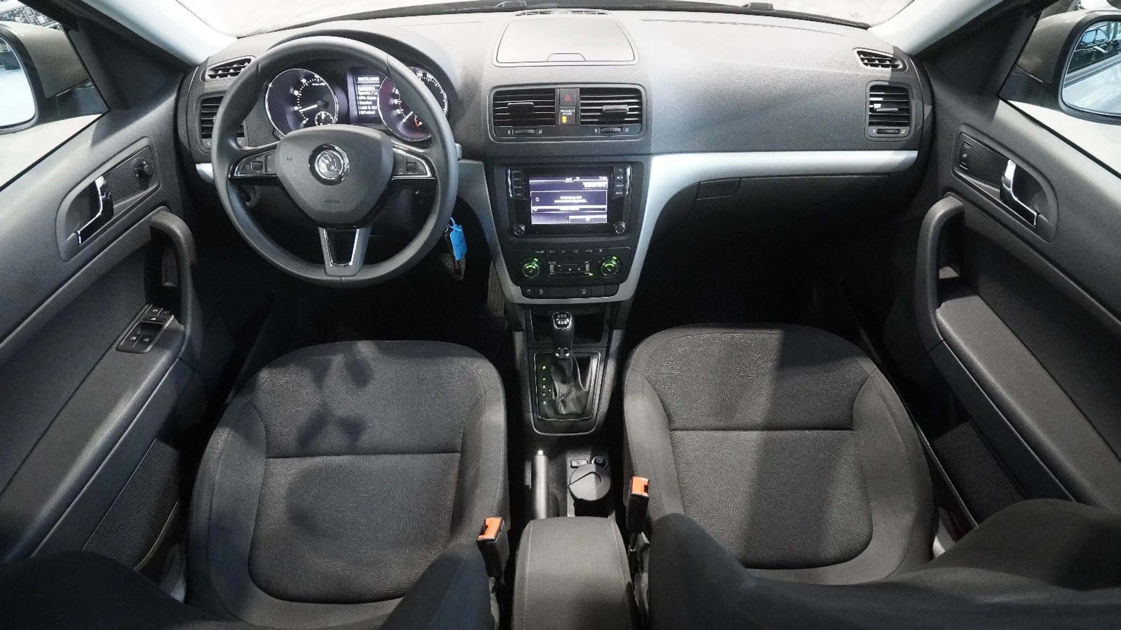 Skoda Yeti Ambition 4x4*AHK*SHZ* — photo 11