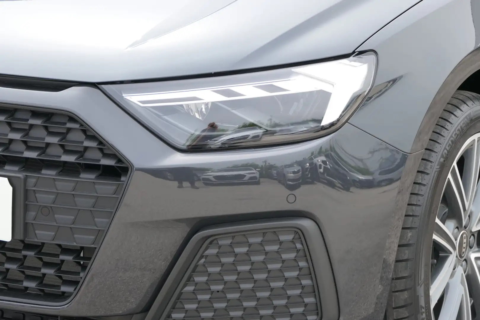 Audi A1 25 TFSI intense Grau - 2