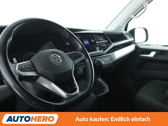 Volkswagen Multivan view 11