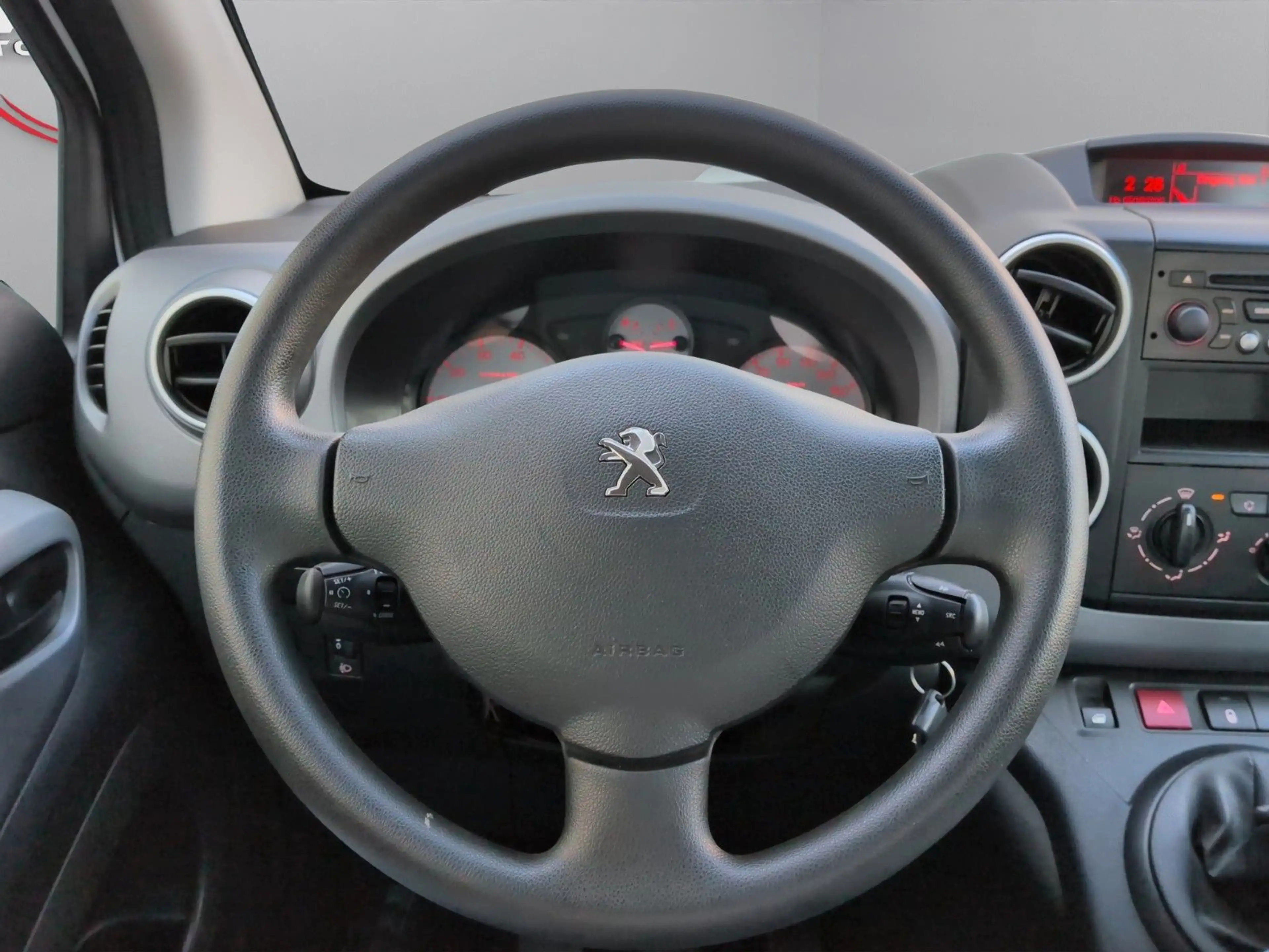 Peugeot Partner Tepee Activ 1.6 VTi*Tempomat*Klimaanlage — photo 12