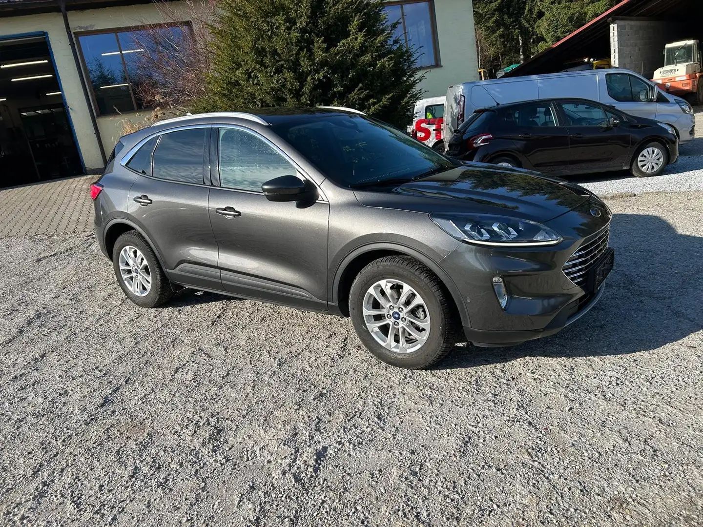 Ford Kuga Titanium Aut. Winterpaket, Rückfahrkamera Grau - 2