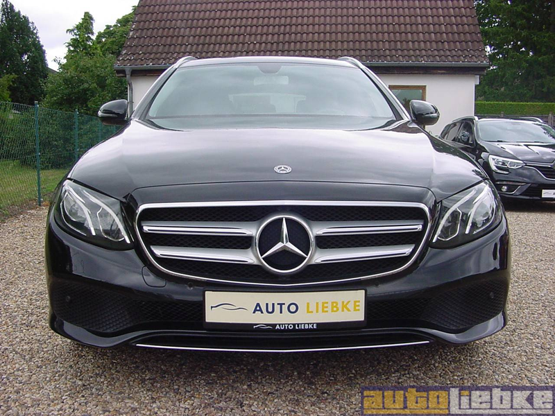 Mercedes-Benz E 200 T AVANTG AUT,LED,NAVI,KAM,SHZ,PARK-ASS,eHK,BT,GRA — photo 4
