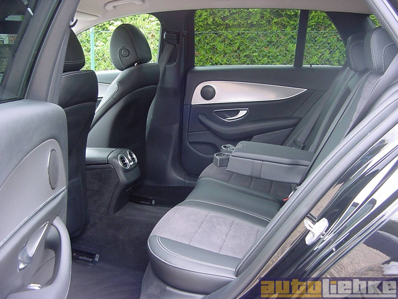 Mercedes-Benz E 200 T AVANTG AUT,LED,NAVI,KAM,SHZ,PARK-ASS,eHK,BT,GRA — photo 8