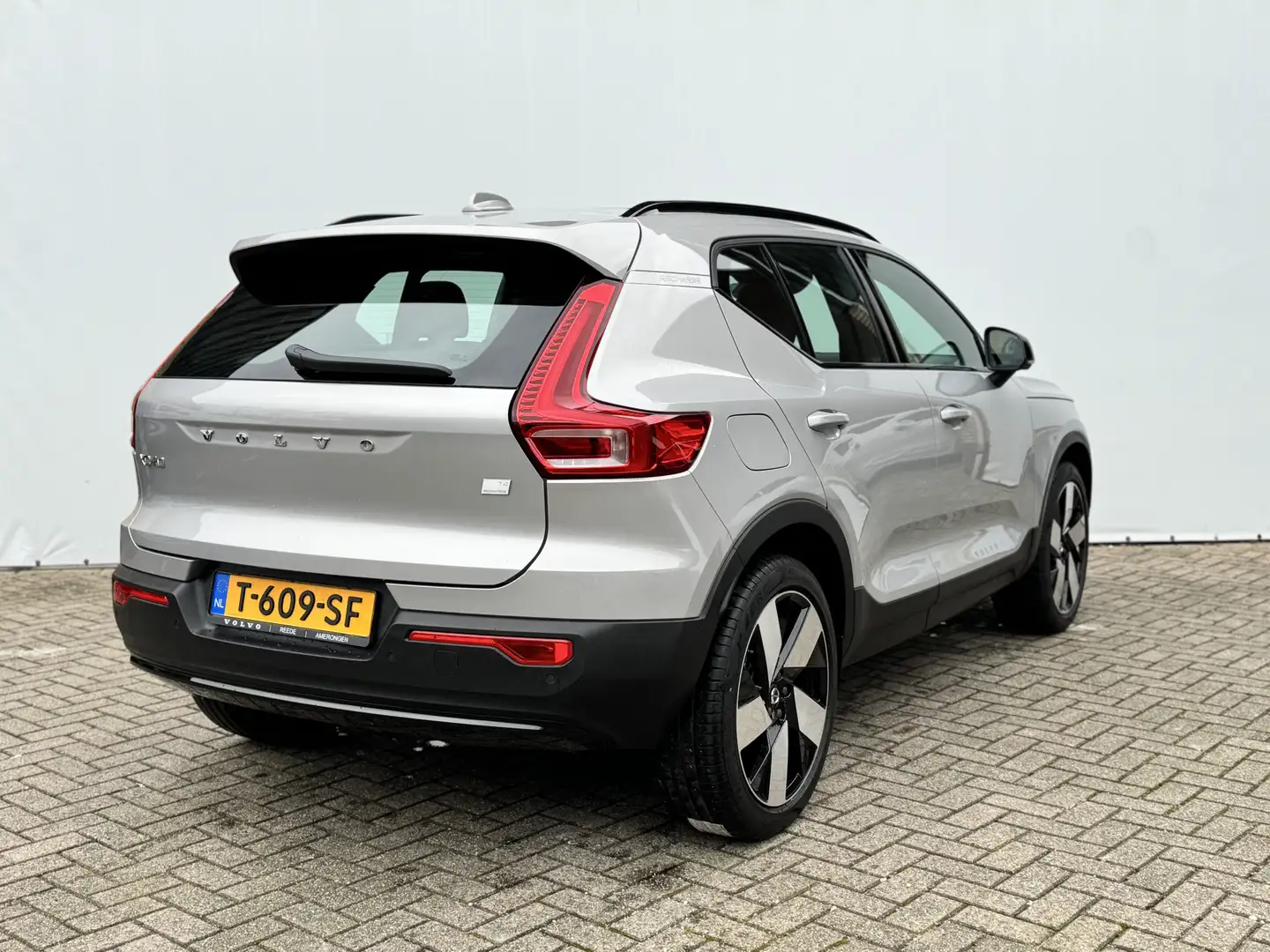 Volvo XC40 1.5 T4 Recharge Ultimate Dark Driver Assist Grey - 2