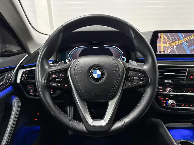 BMW 5 Series view 12