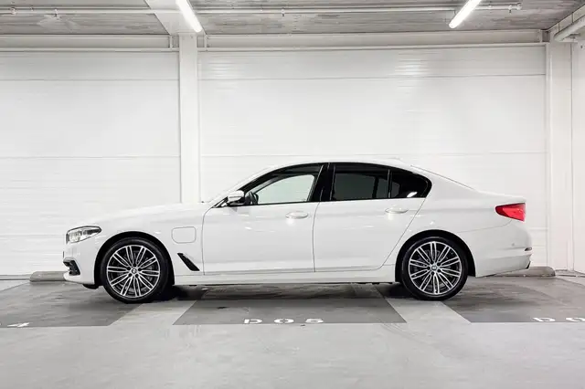 BMW 5 Series view 2