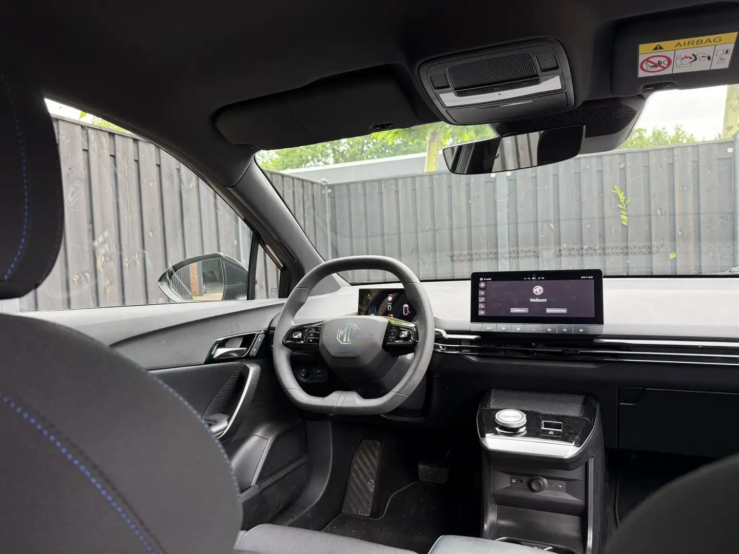 MG MG4 Electric Standard 51 kWh INCL GARANTIE Zwart - 2